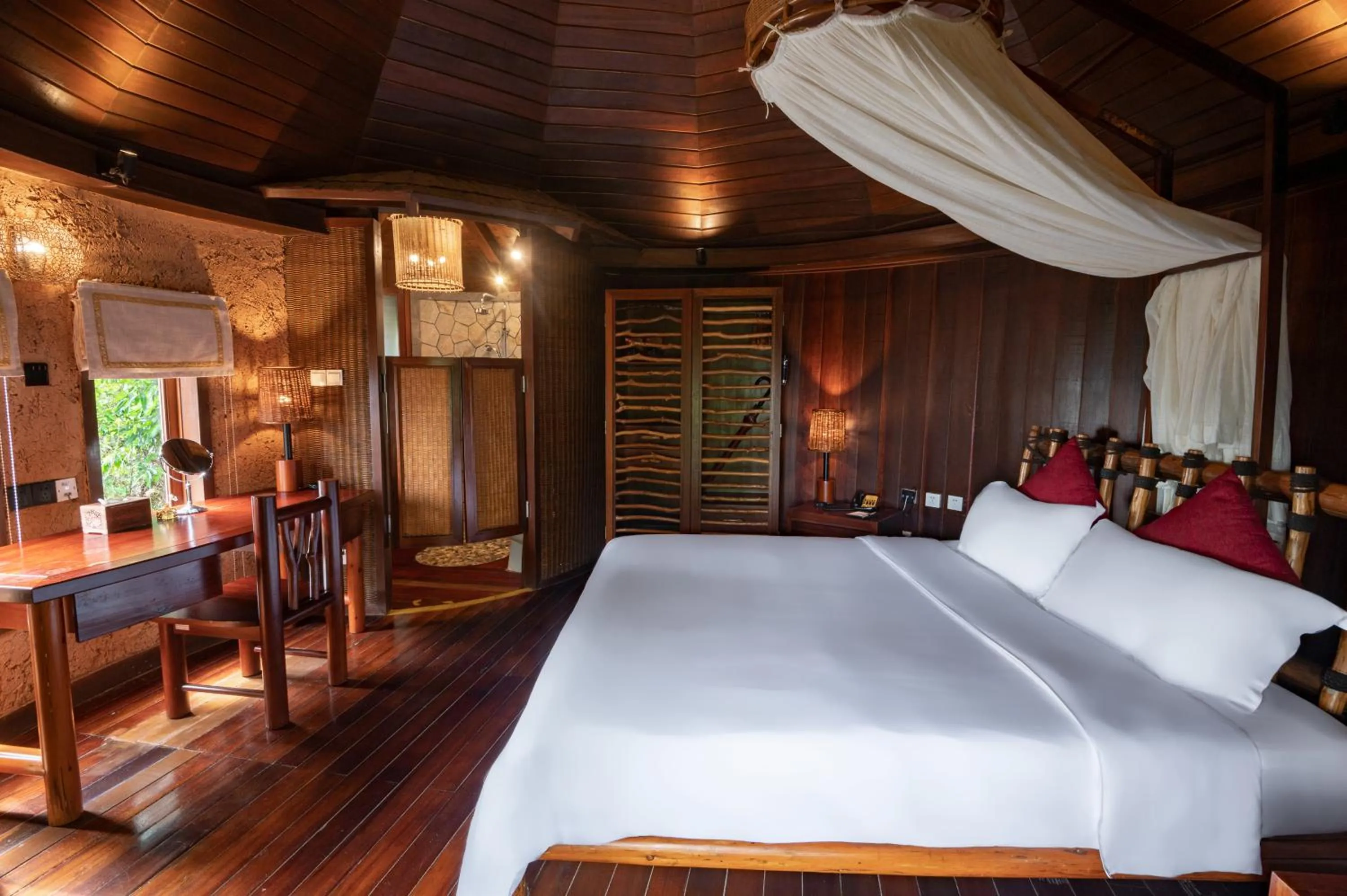 Bed in Yalong Bay Earthly Paradise Birds Nest Resort （Mountain Villas)