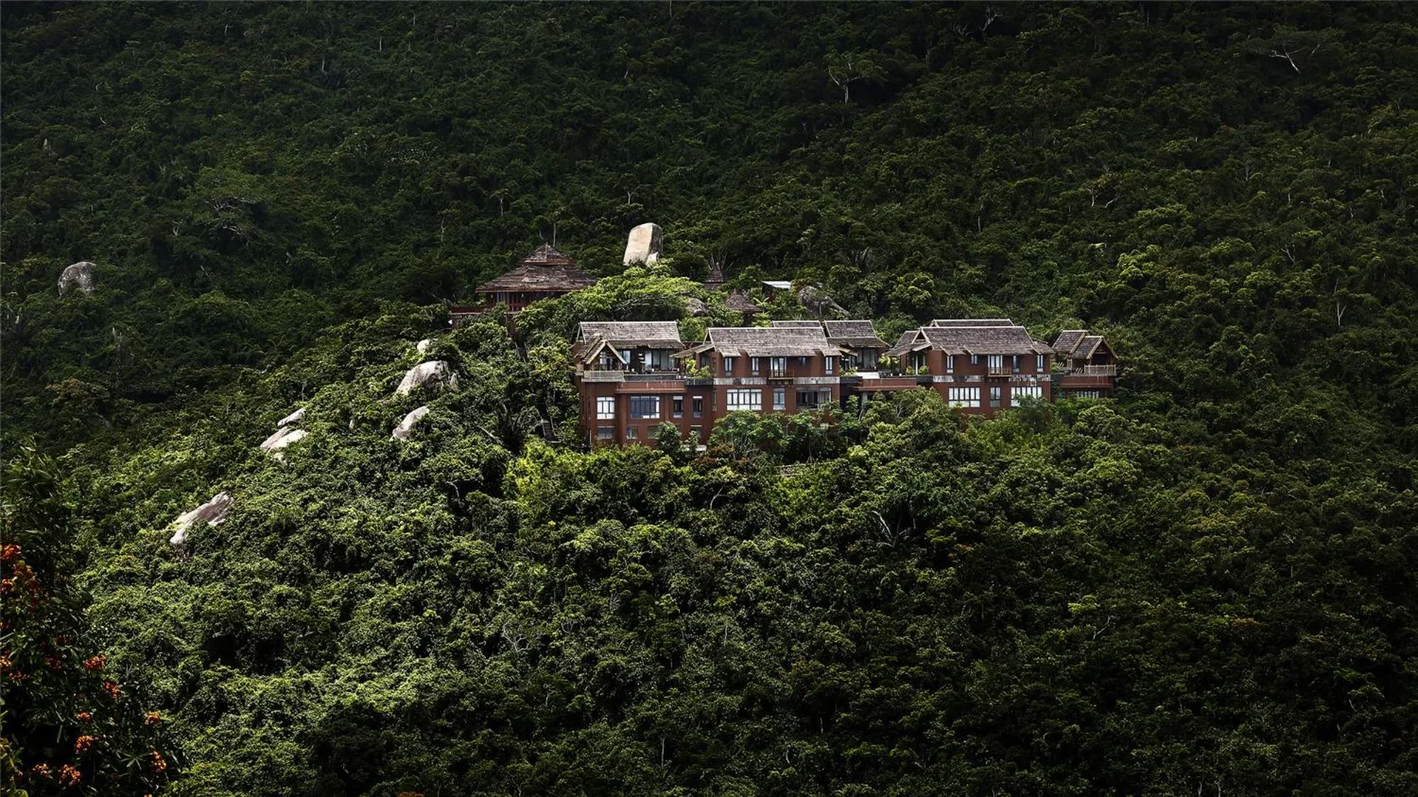 Yalong Bay Earthly Paradise Birds Nest Resort （Mountain Villas)