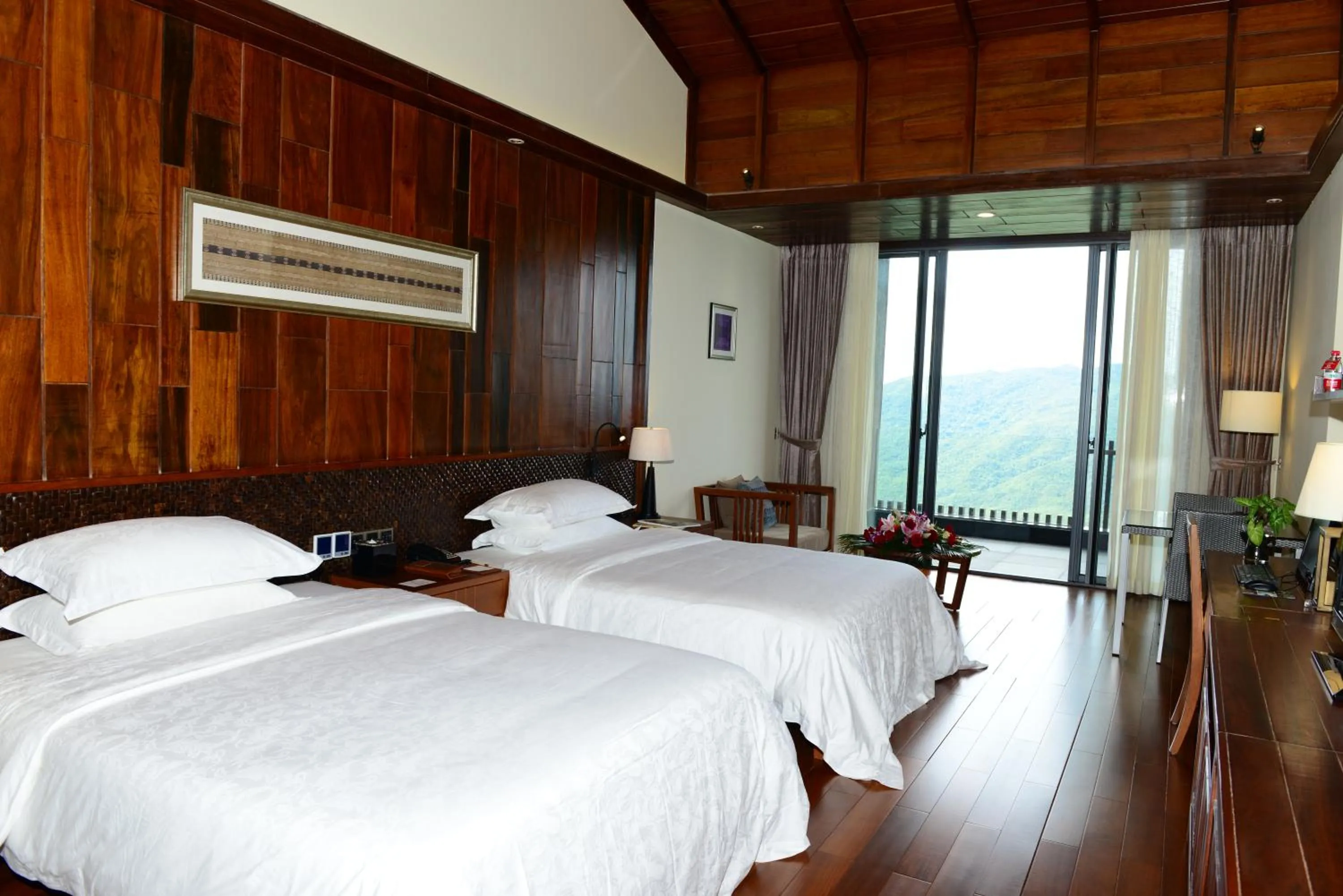 Bed in Yalong Bay Earthly Paradise Birds Nest Resort （Mountain Villas)