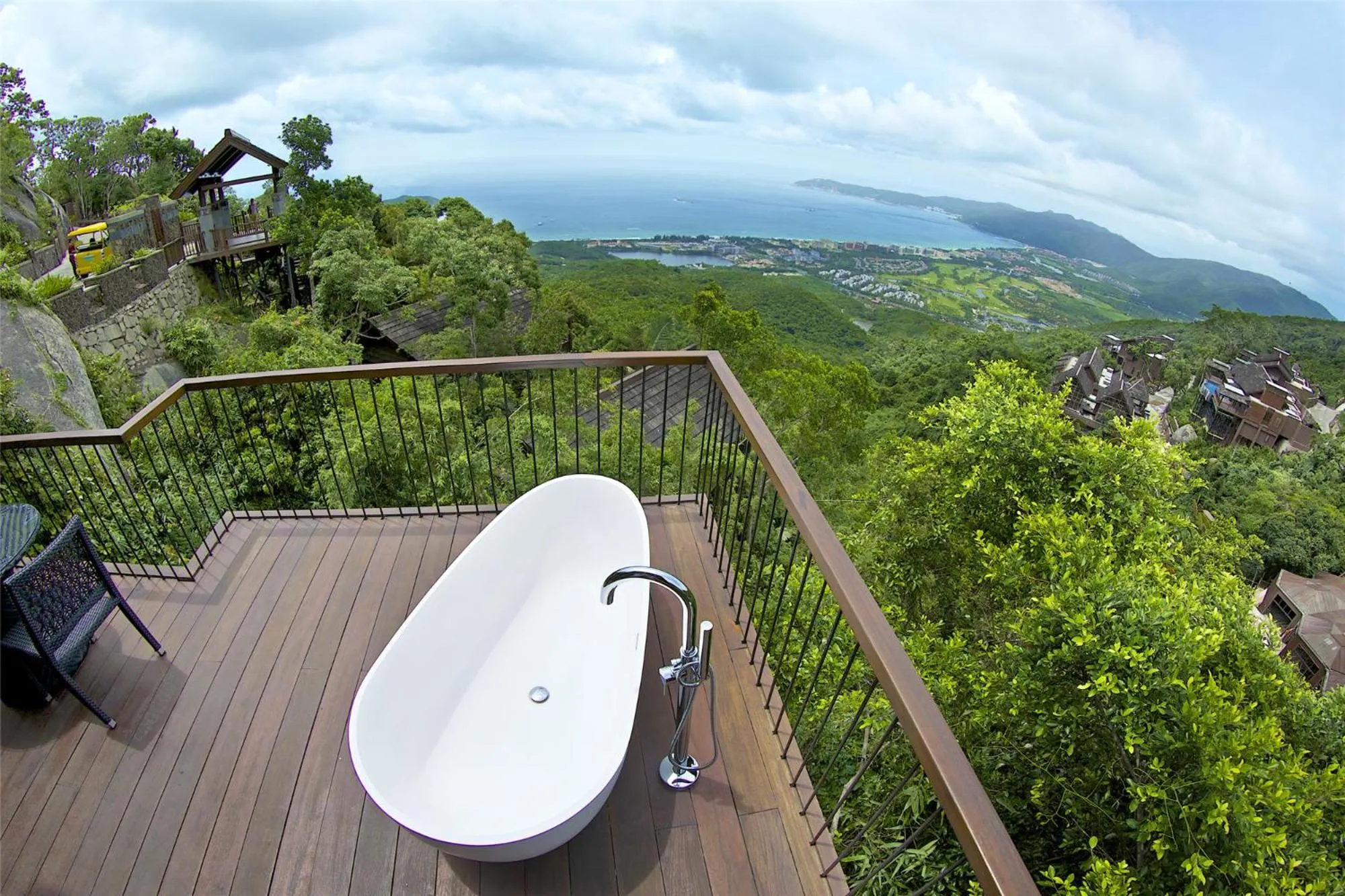 Yalong Bay Earthly Paradise Birds Nest Resort （Mountain Villas)