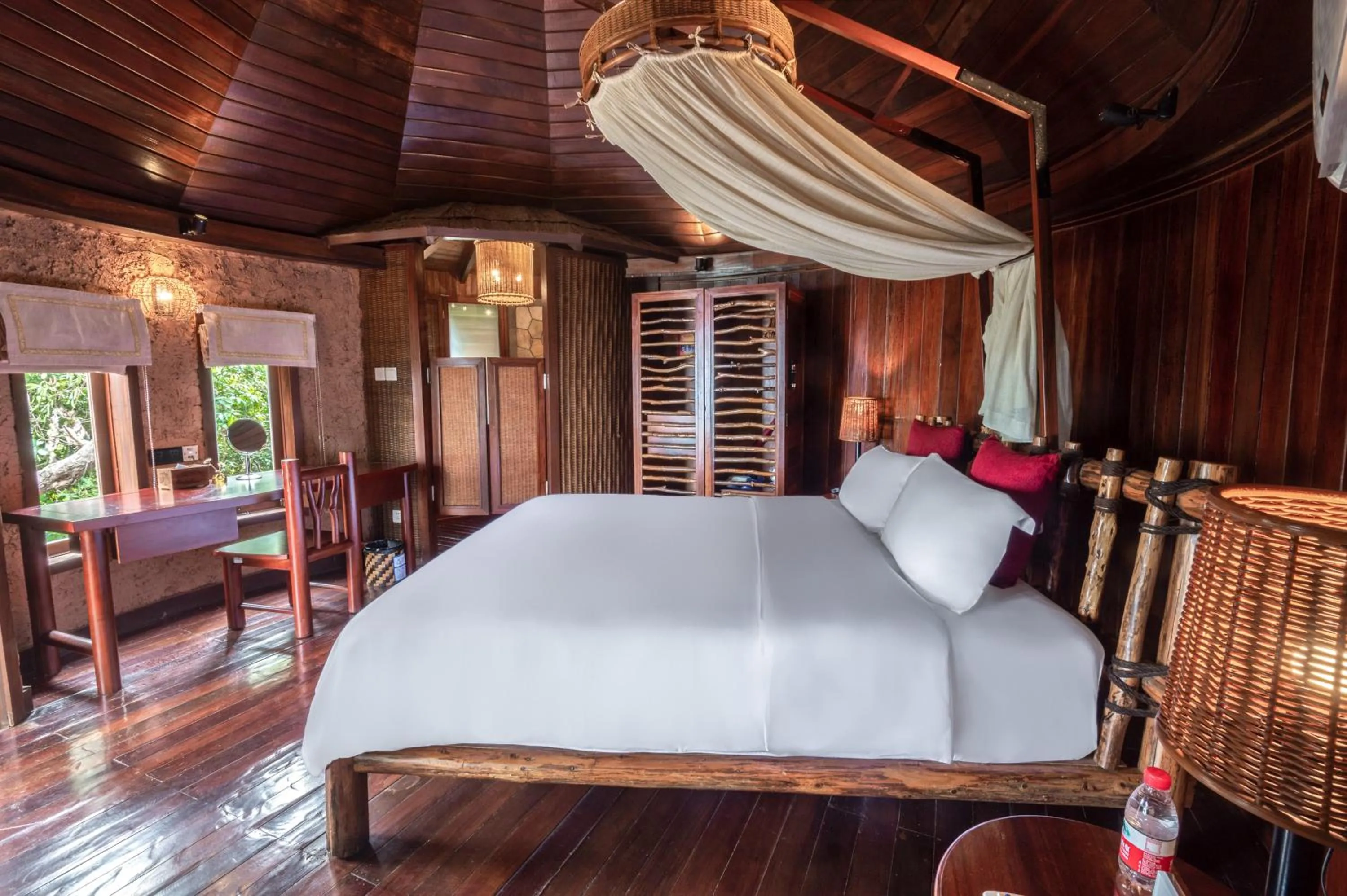 Bed in Yalong Bay Earthly Paradise Birds Nest Resort （Mountain Villas)