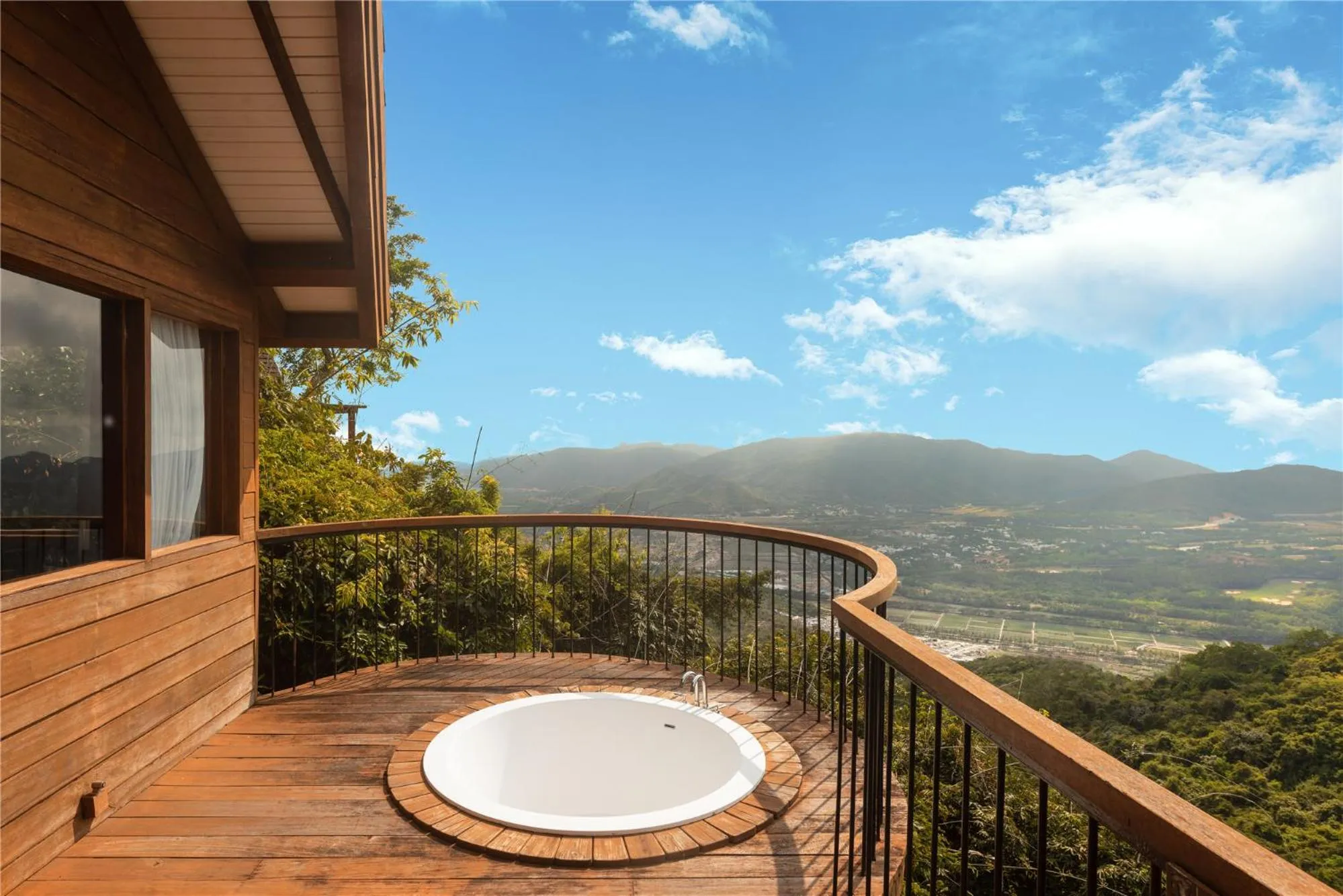 Yalong Bay Earthly Paradise Birds Nest Resort （Mountain Villas)