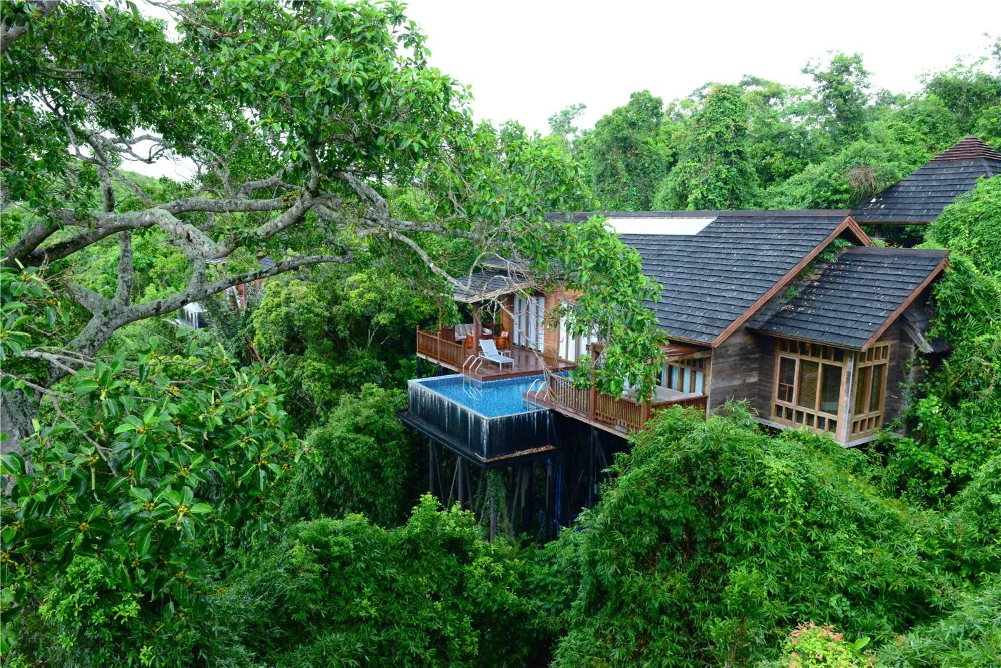 Yalong Bay Earthly Paradise Birds Nest Resort （Mountain Villas)