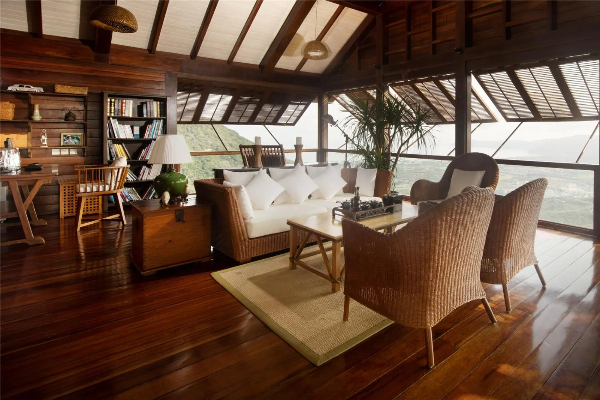 Yalong Bay Earthly Paradise Birds Nest Resort （Mountain Villas)