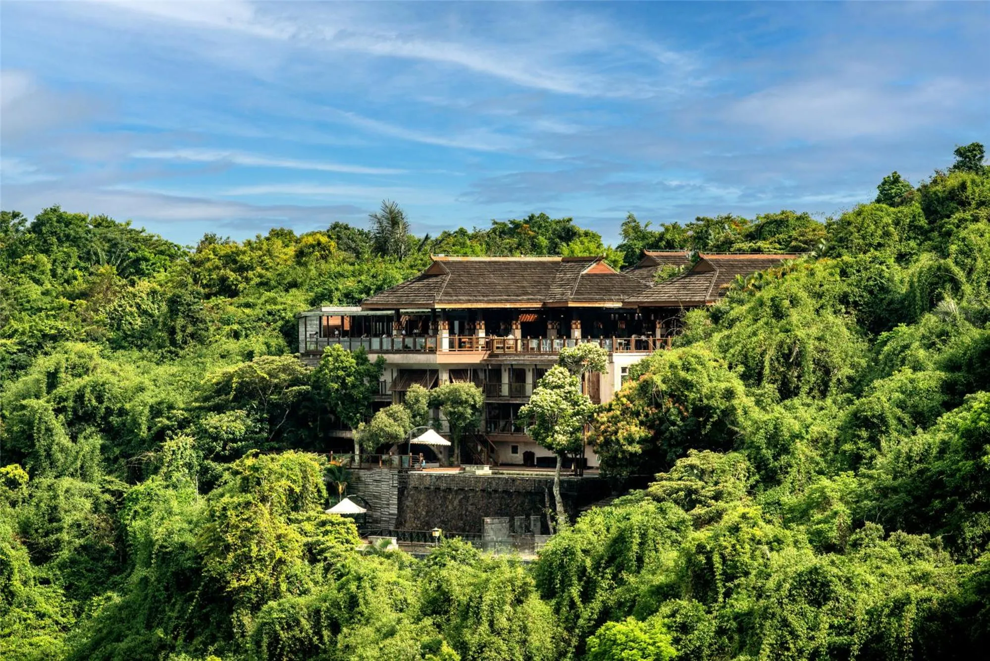 Yalong Bay Earthly Paradise Birds Nest Resort （Mountain Villas)