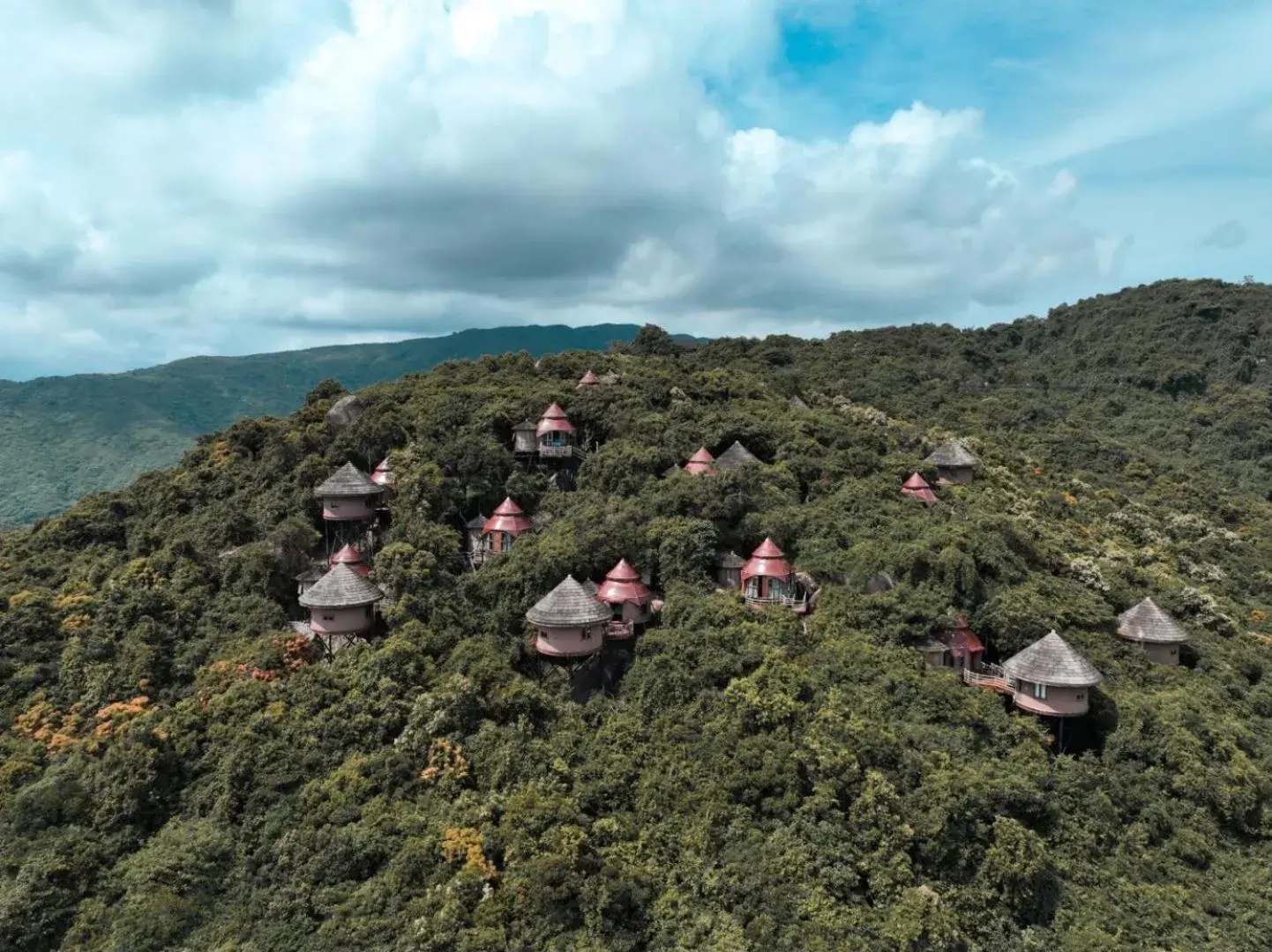 Camping Resort Suite Villa in Yalong Bay Earthly Paradise Birds Nest Resort (Mountain Villas) Camping Resort Suite Villa in Yalong Bay Earthly Paradise Birds Nest Resort (Mountain Villas)