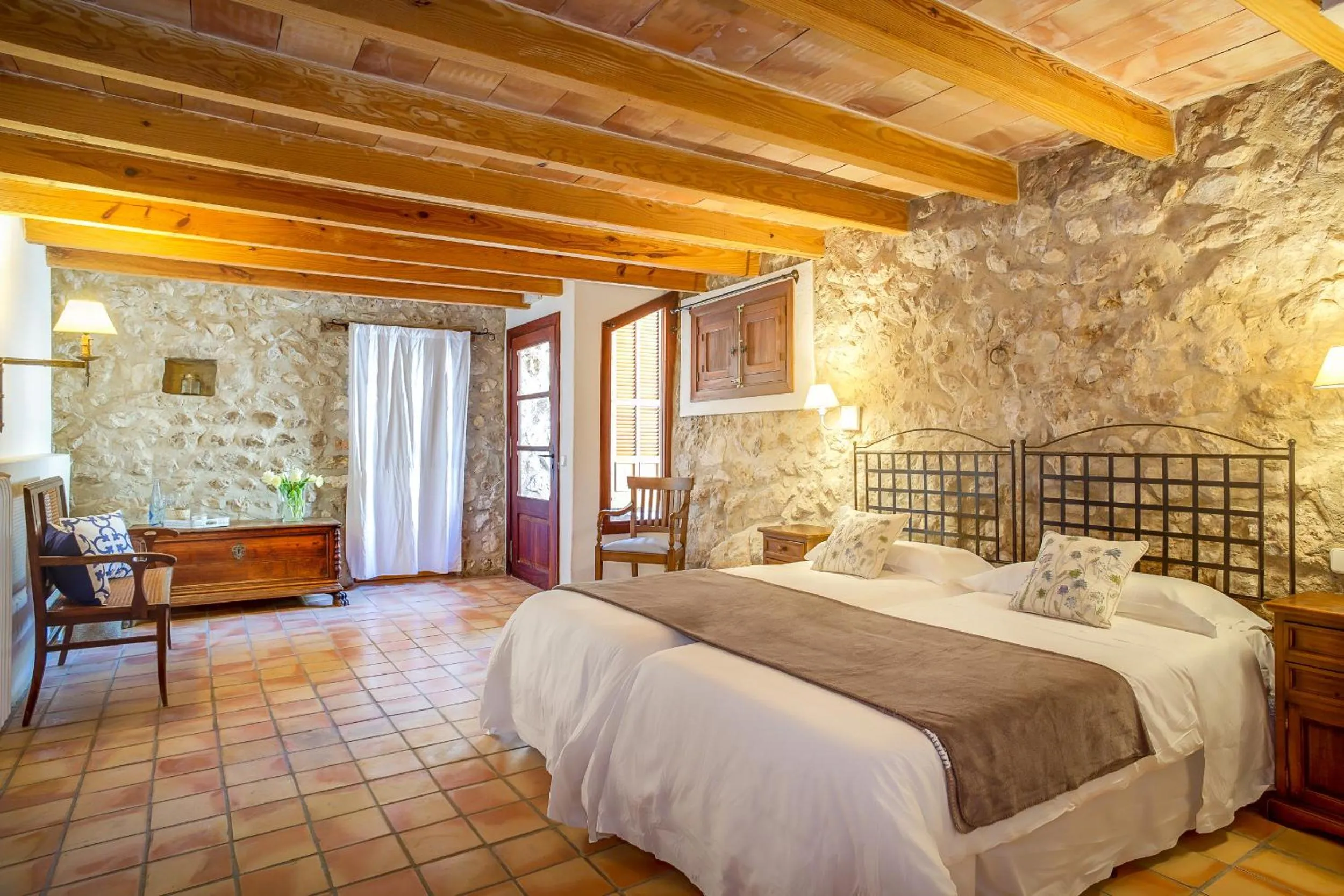 Photo of the whole room, Bed in Finca Es Castell