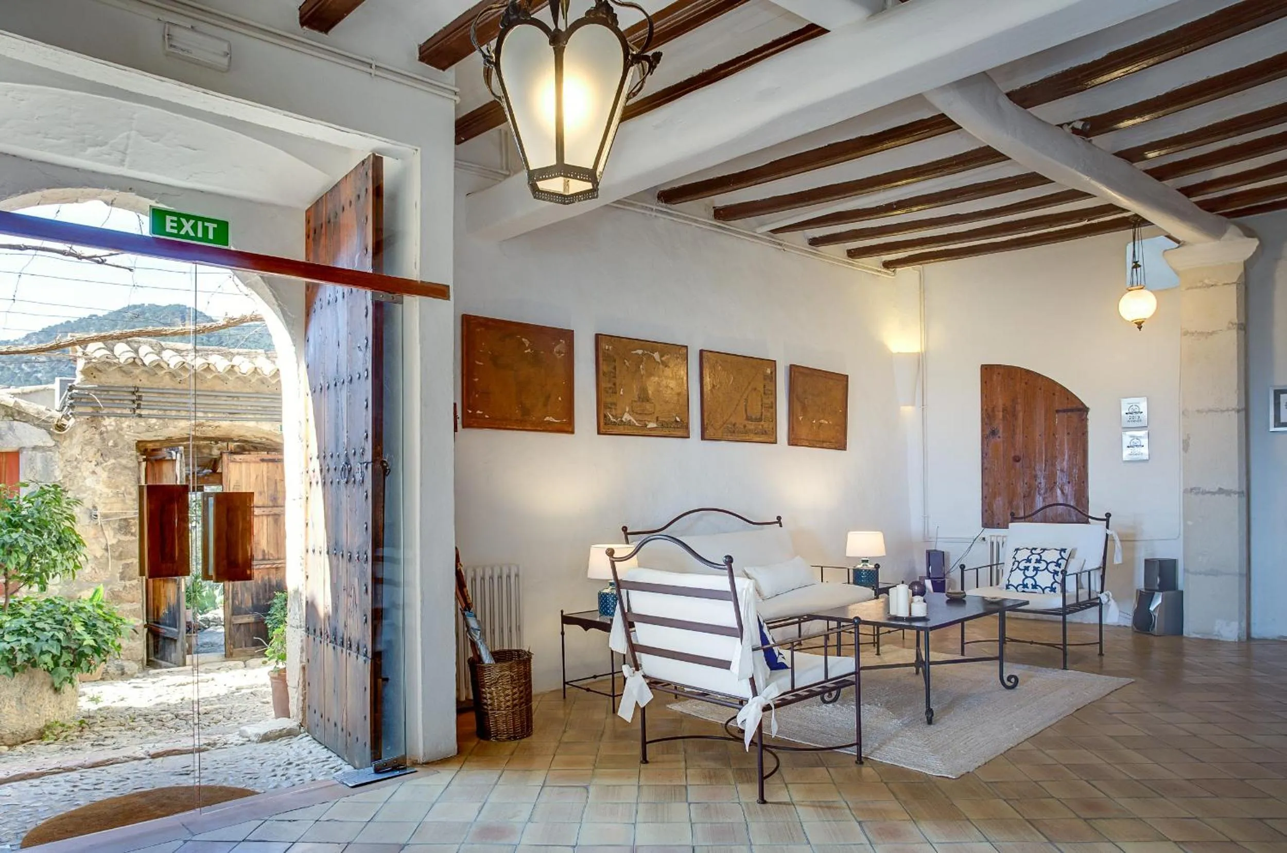 Seating area in Finca Es Castell