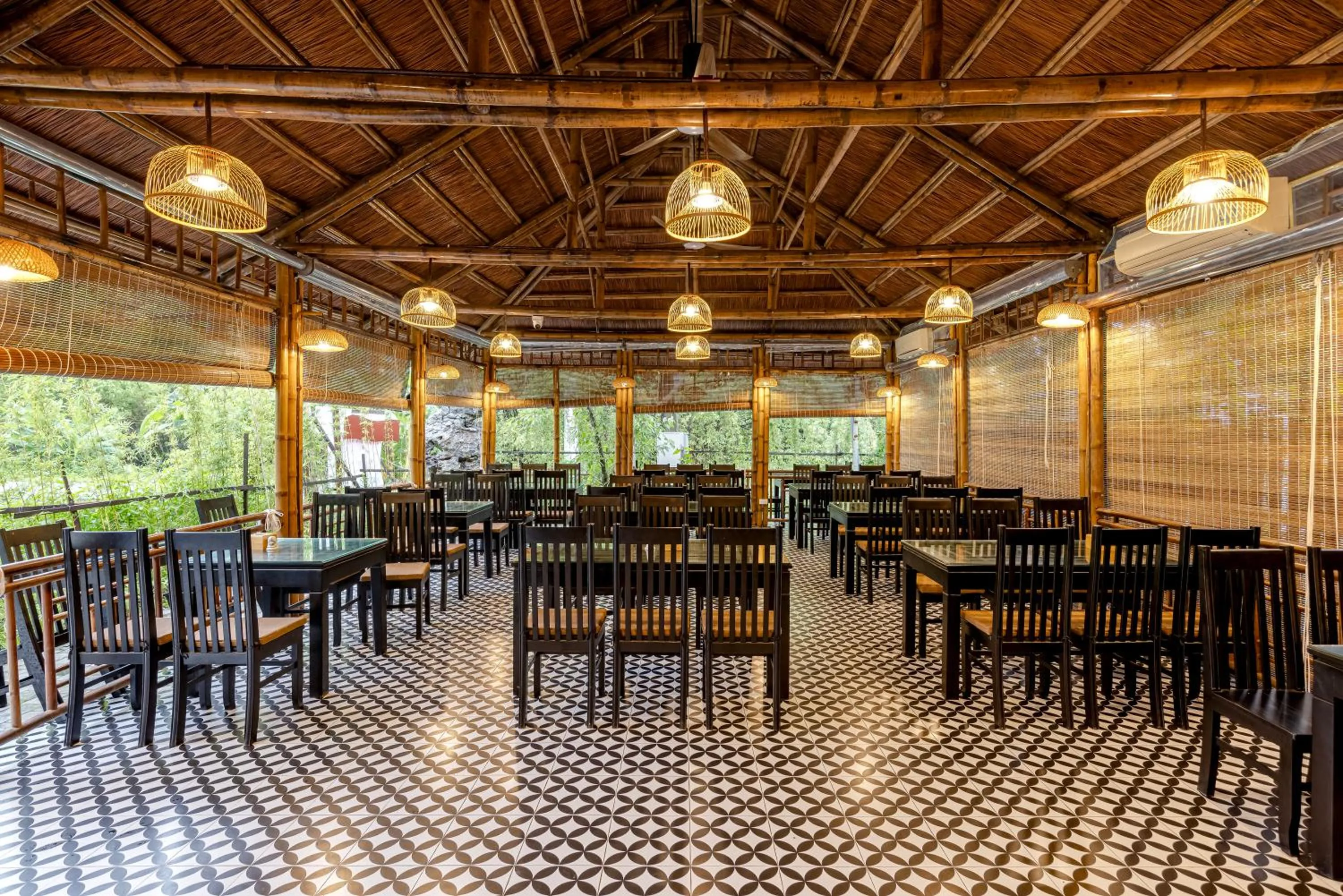 Restaurant/places to eat in Indochine Boutique Hotel Ninh Bình