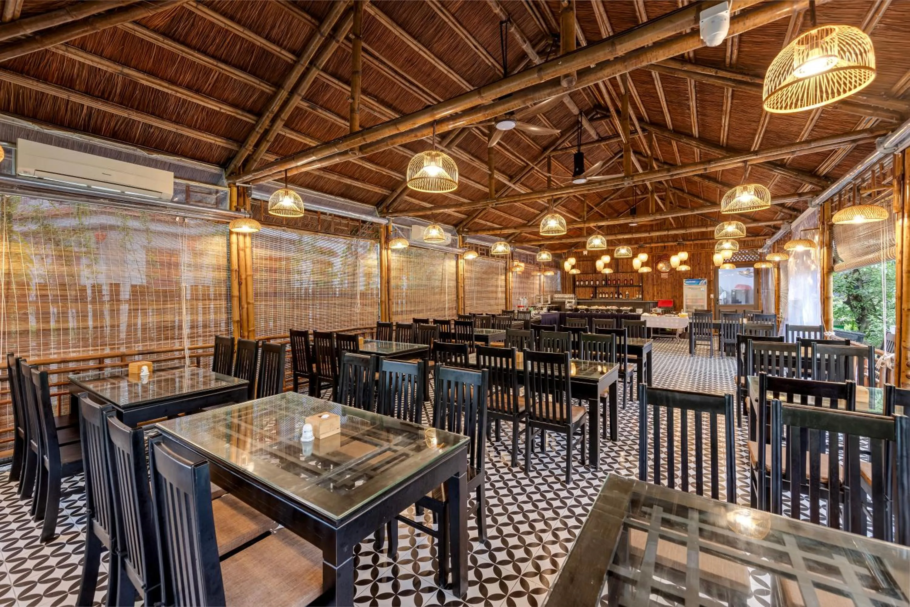 Restaurant/places to eat in Indochine Boutique Hotel Ninh Bình