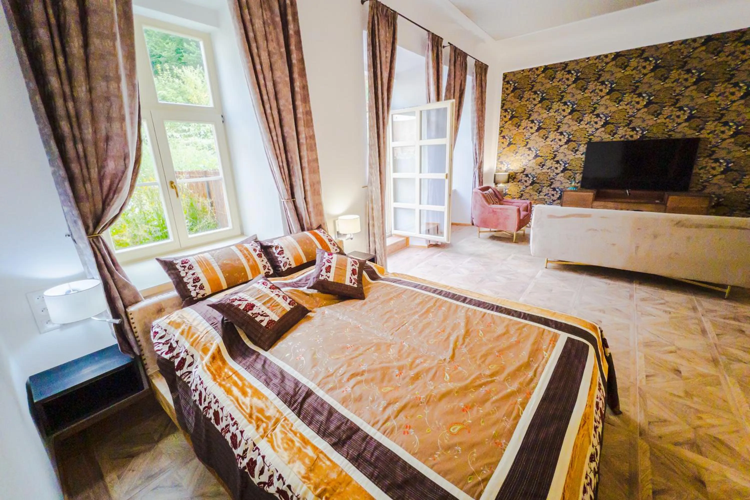 Photo of the whole room, Bed in Opera apartments - Mestský palác