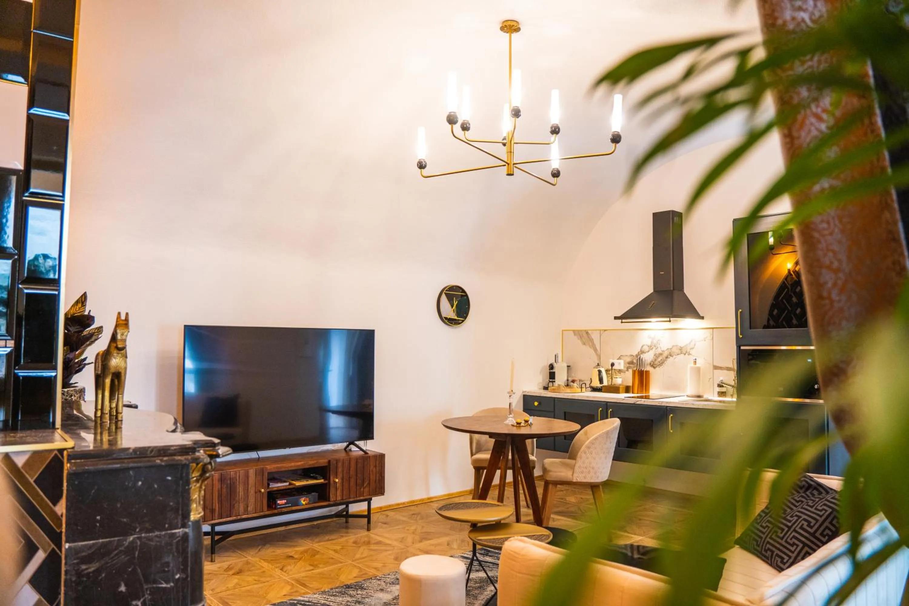 TV and multimedia in Opera apartments - Mestský palác