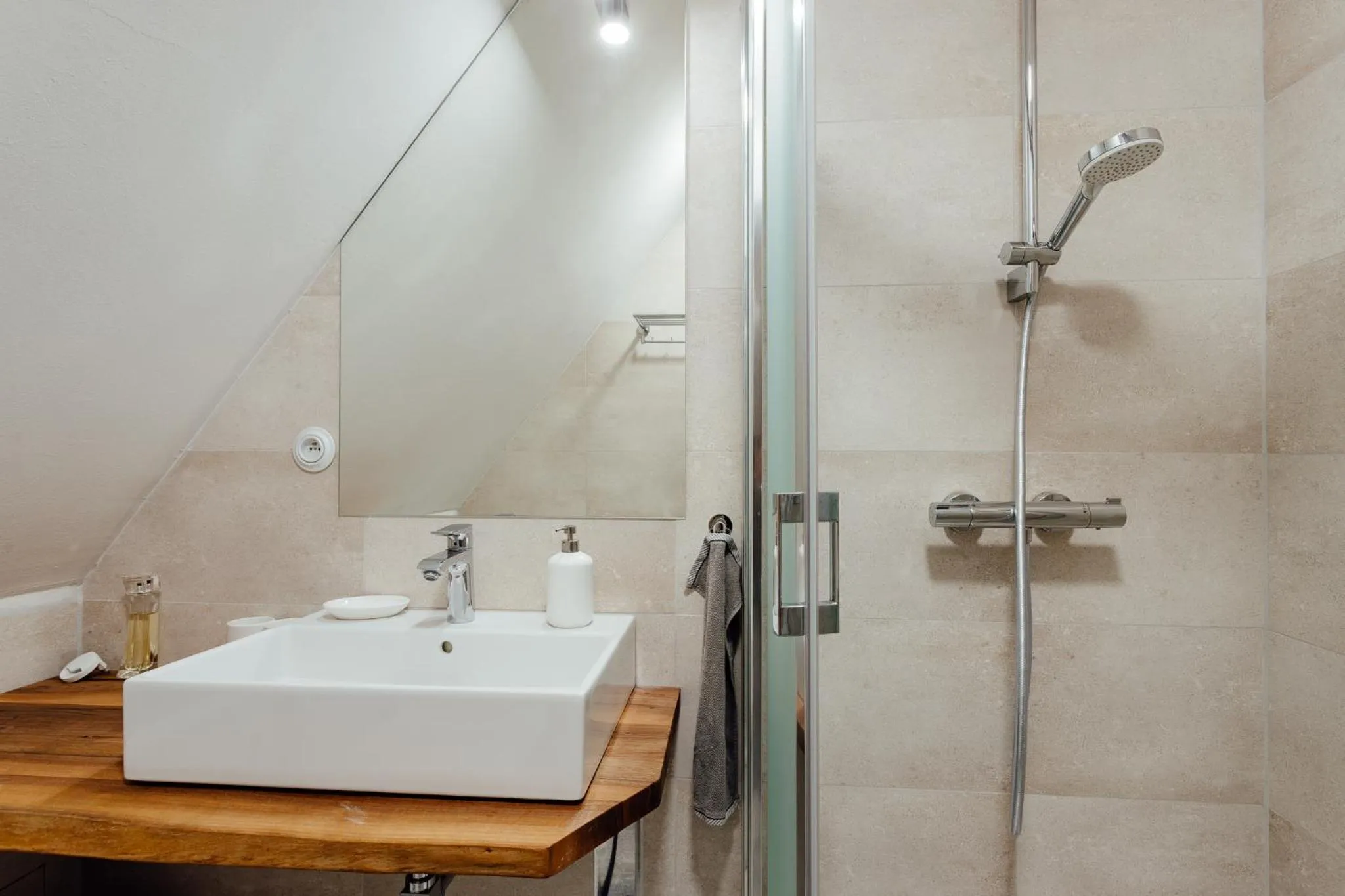 Bathroom in Opera apartments - Mestský palác