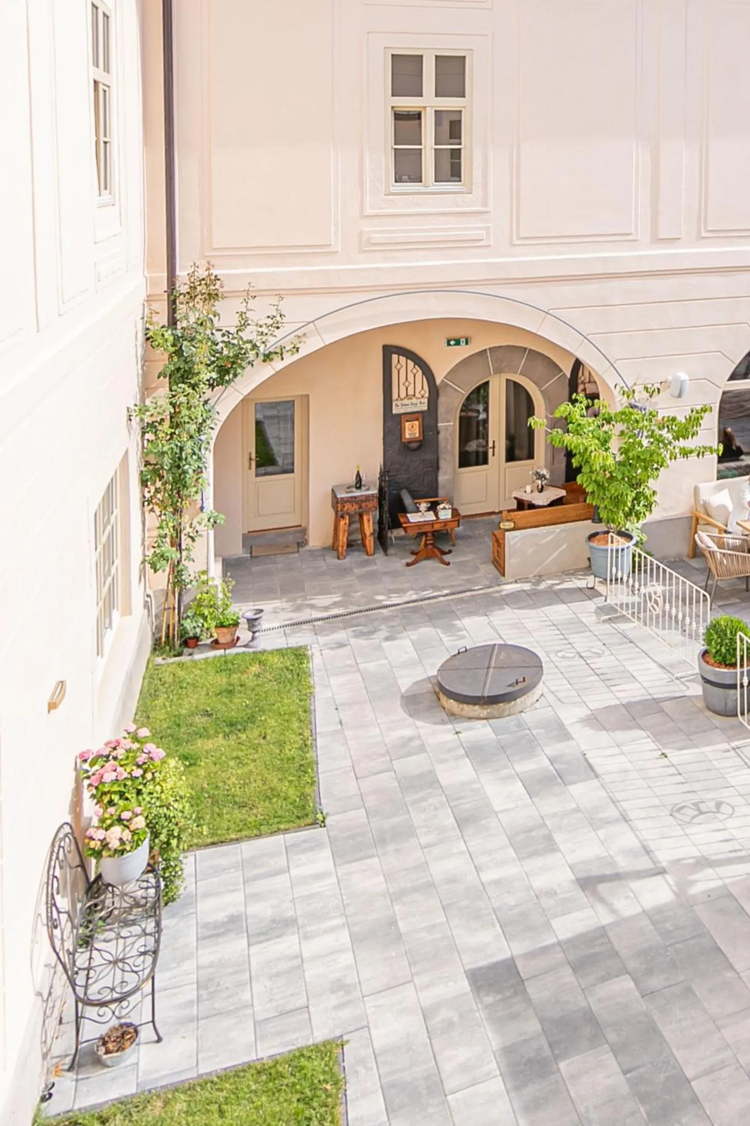 Property building in Opera apartments - Mestský palác