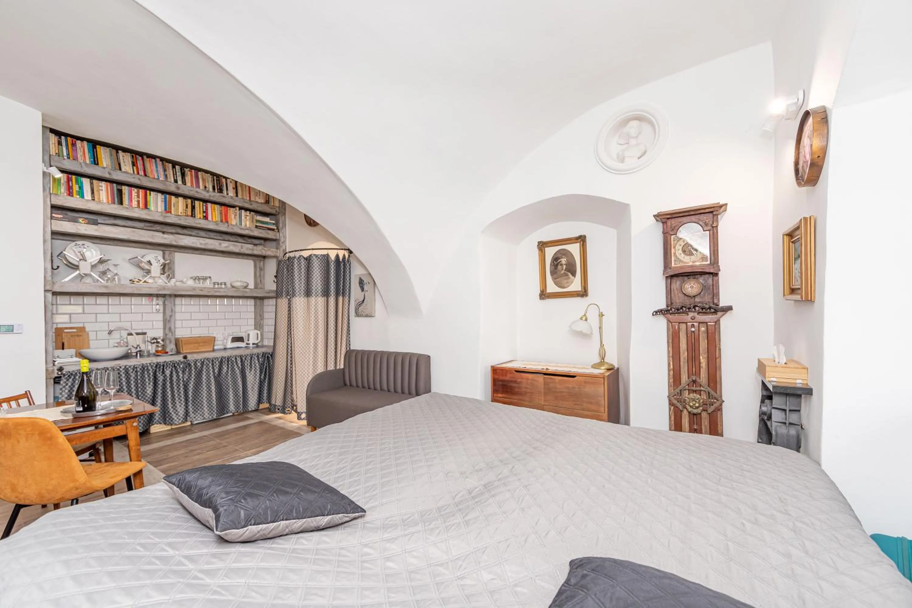 Photo of the whole room, Bed in Opera apartments - Mestský palác