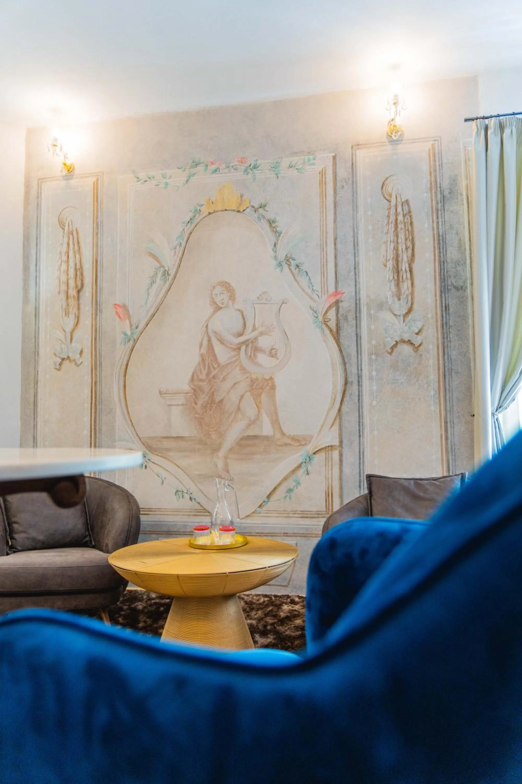 Living room in Opera apartments - Mestský palác