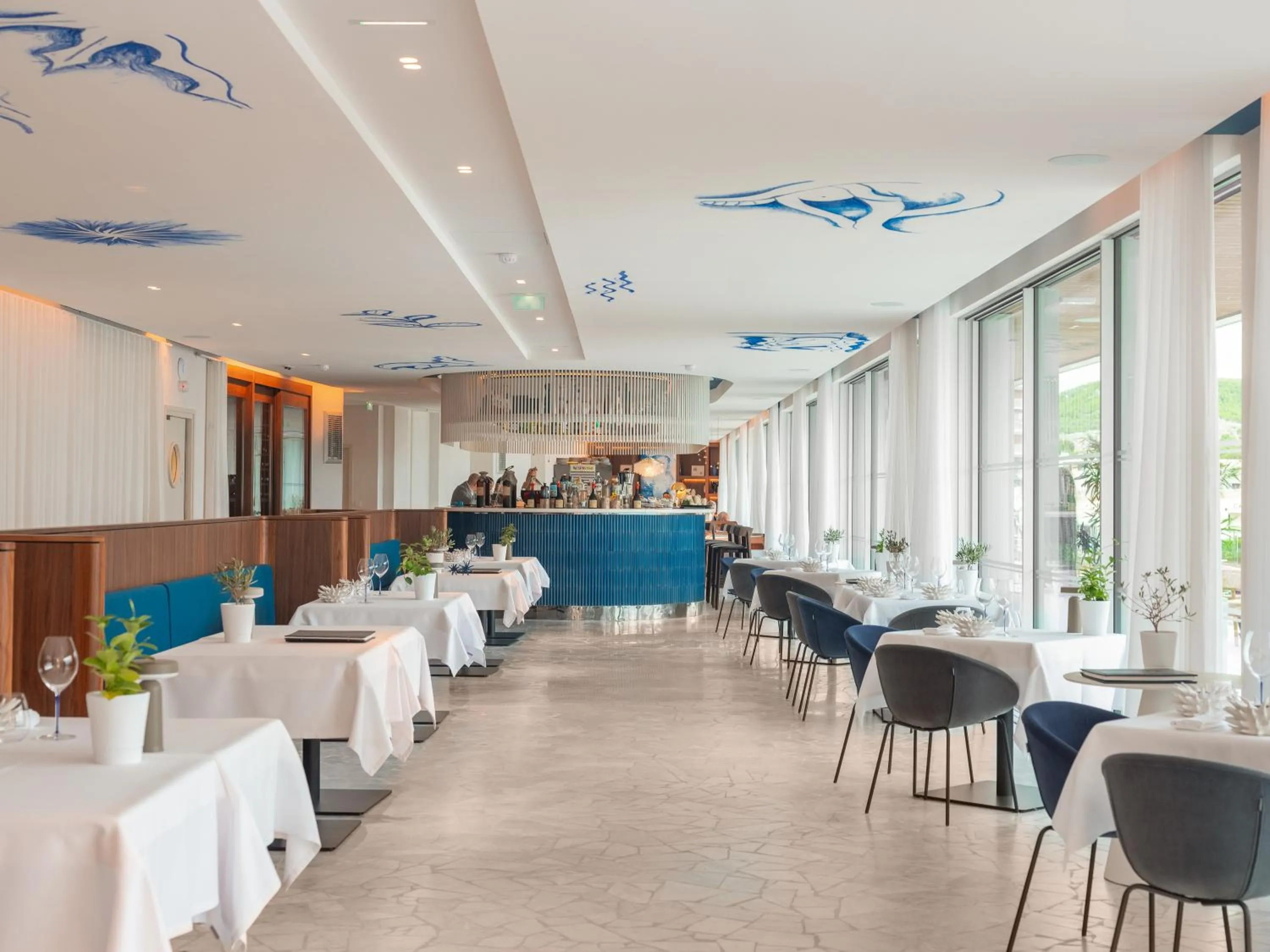 Restaurant/places to eat in Bleu Hôtel & Spa