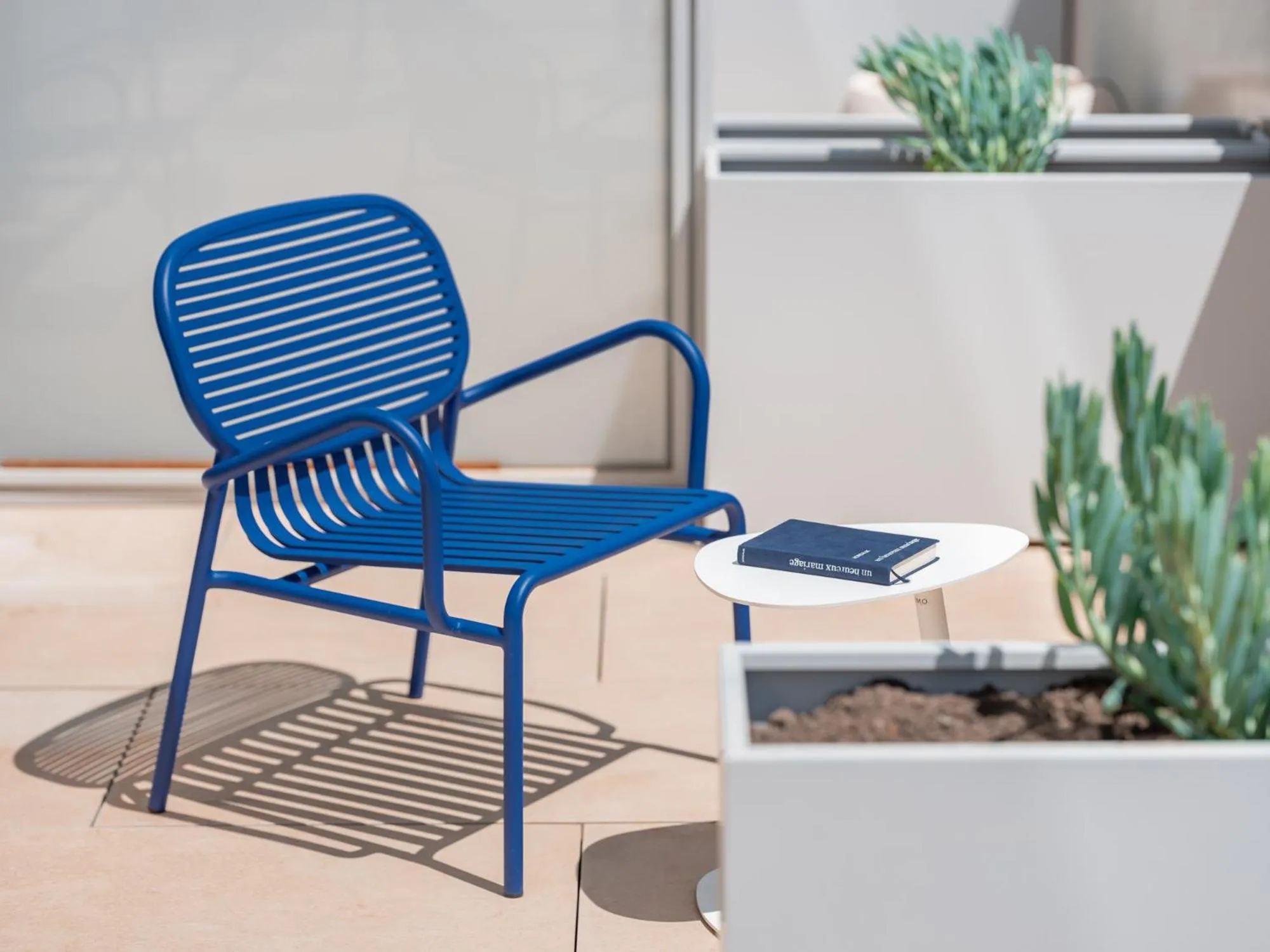 sunbed in Bleu Hôtel & Spa