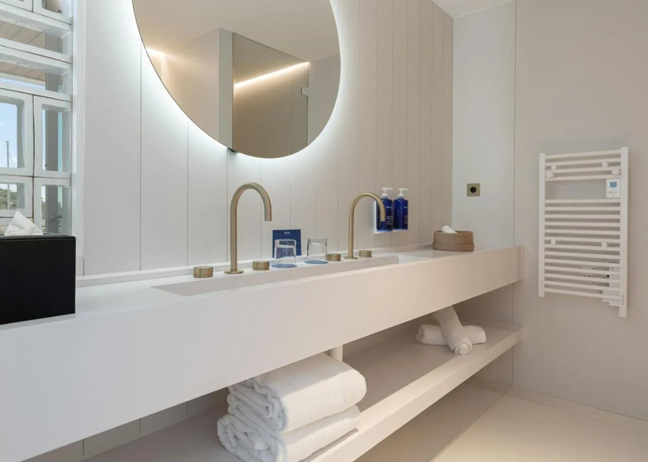 Bathroom in Bleu Hôtel & Spa