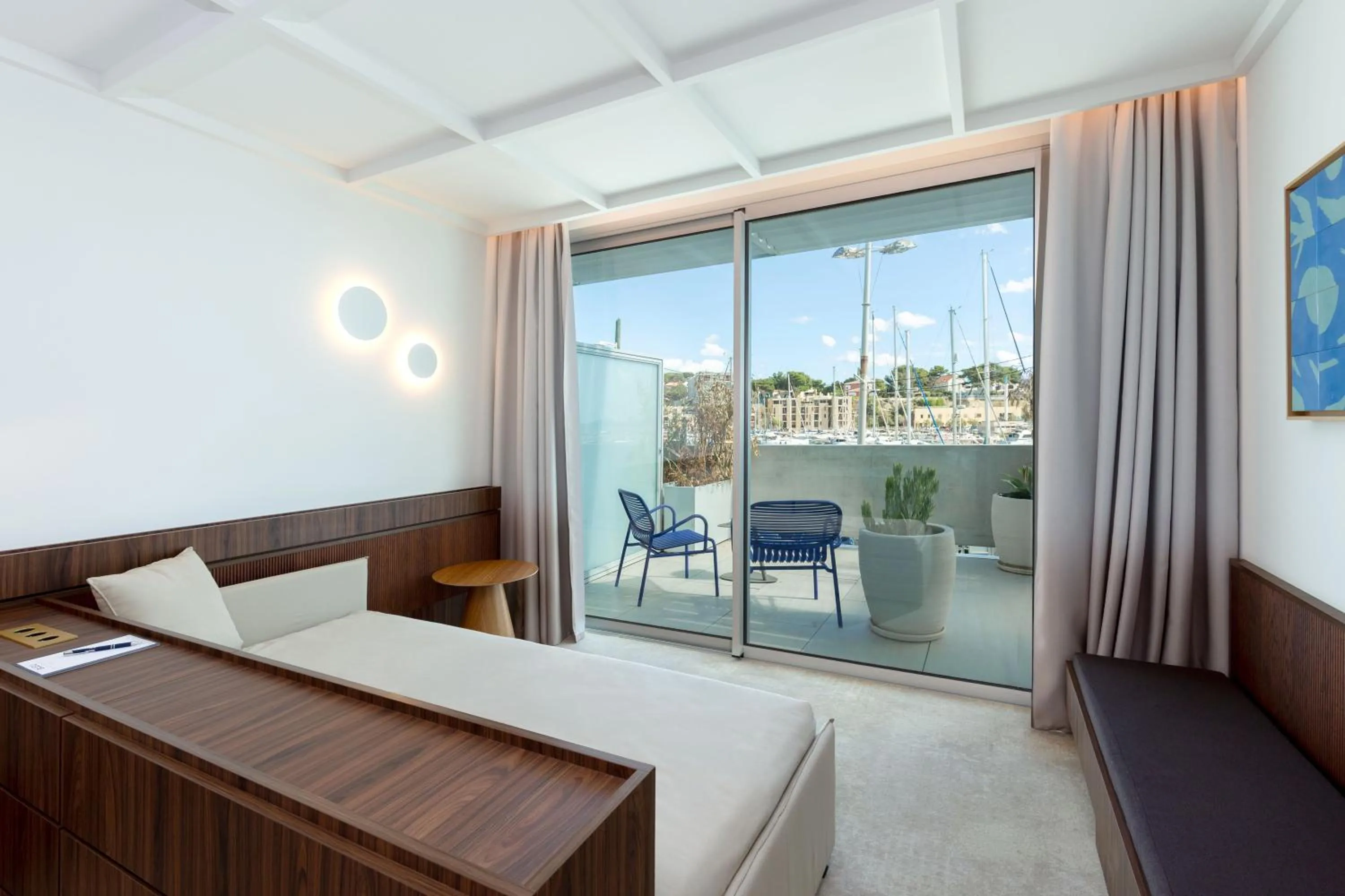 Photo of the whole room, Bed in Bleu Hôtel & Spa