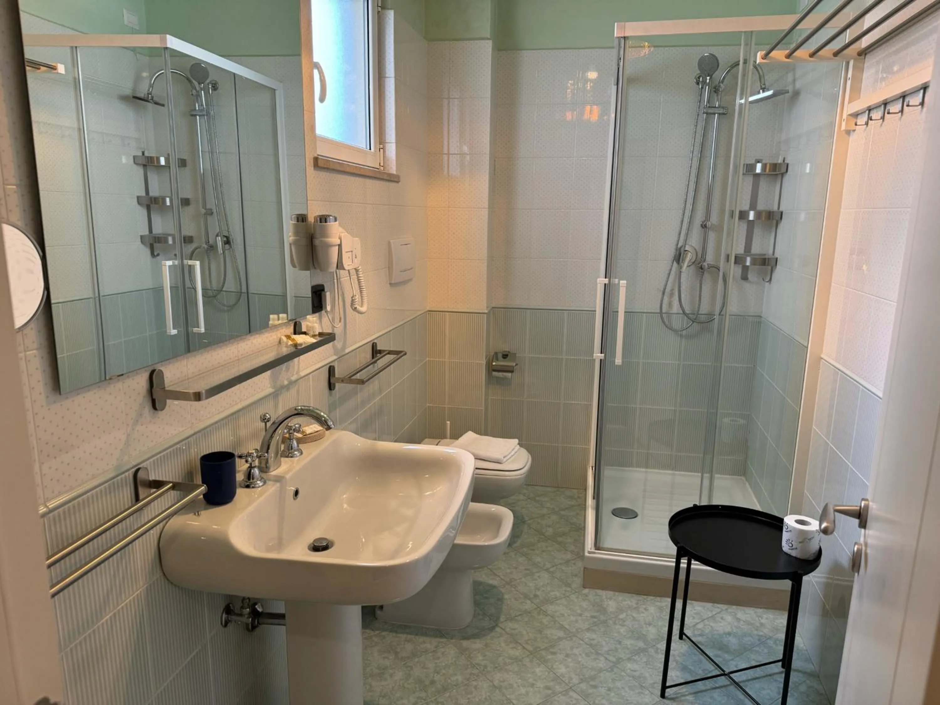 Shower in Bracco Rooms & Suites - Boutique Hotel nel Centro Storico di Matera