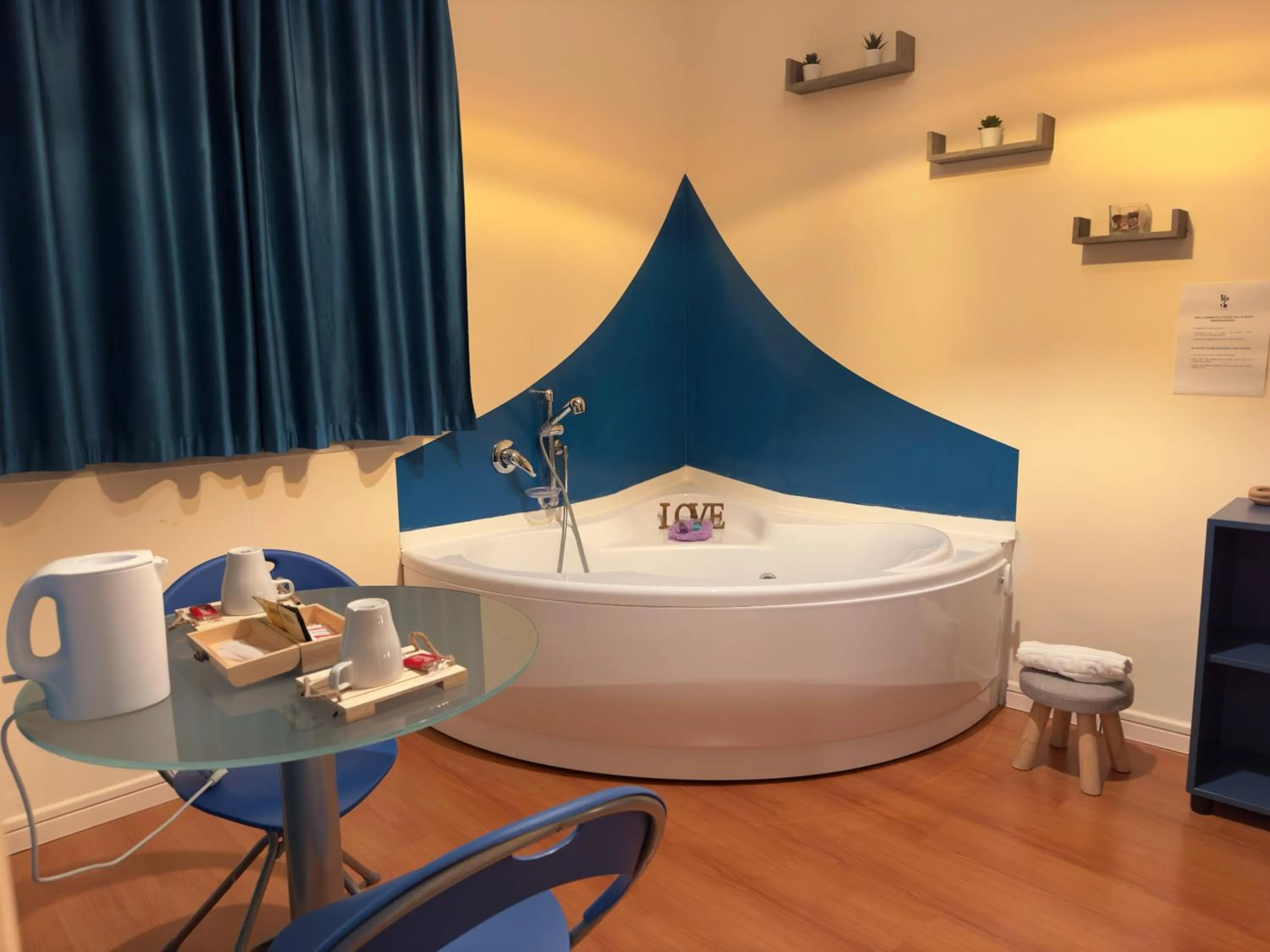 Hot Tub in Bracco Rooms & Suites - Boutique Hotel nel Centro Storico di Matera