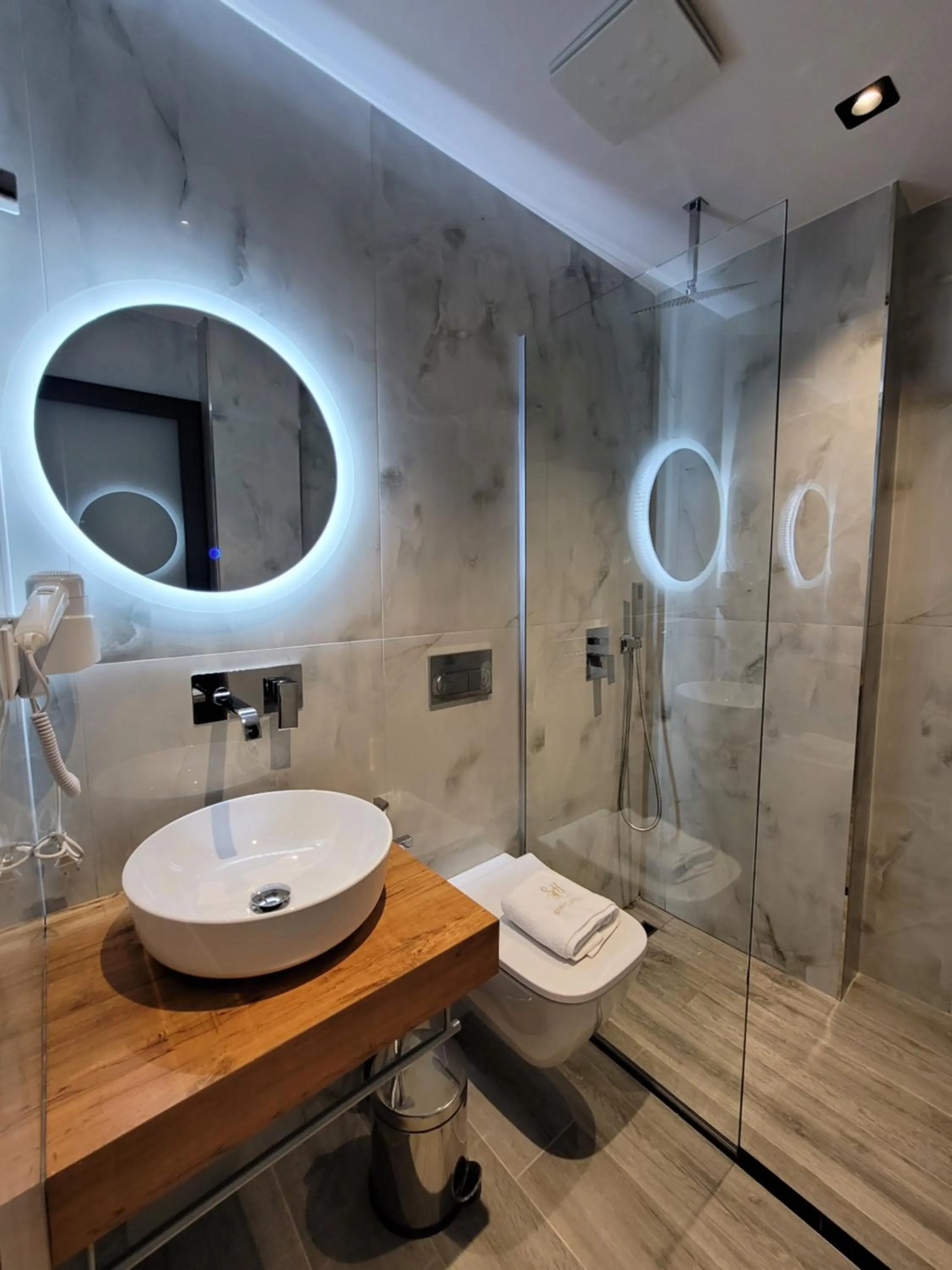 Shower in Hotel Siars