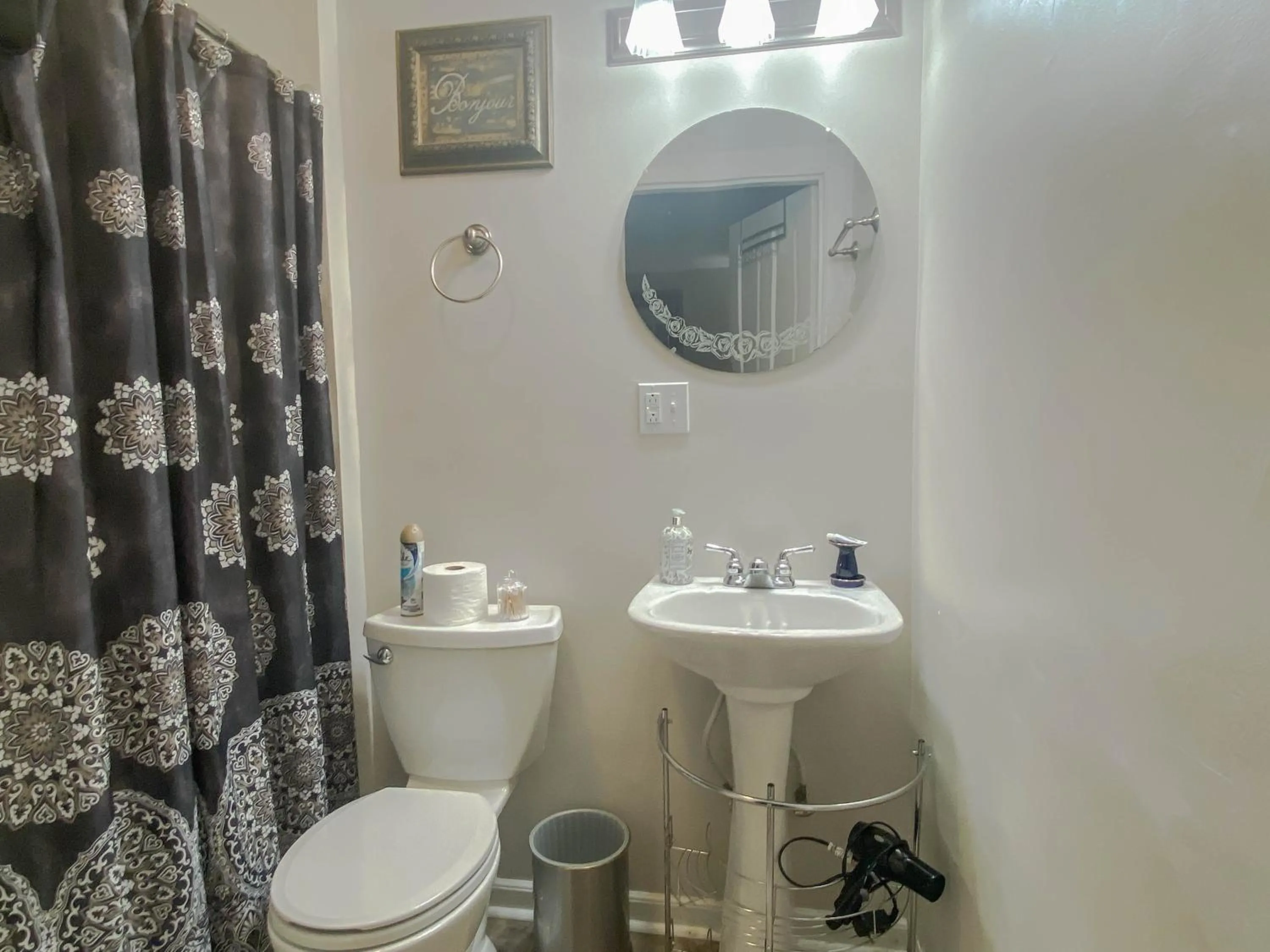 Shower in Vaiden Inn