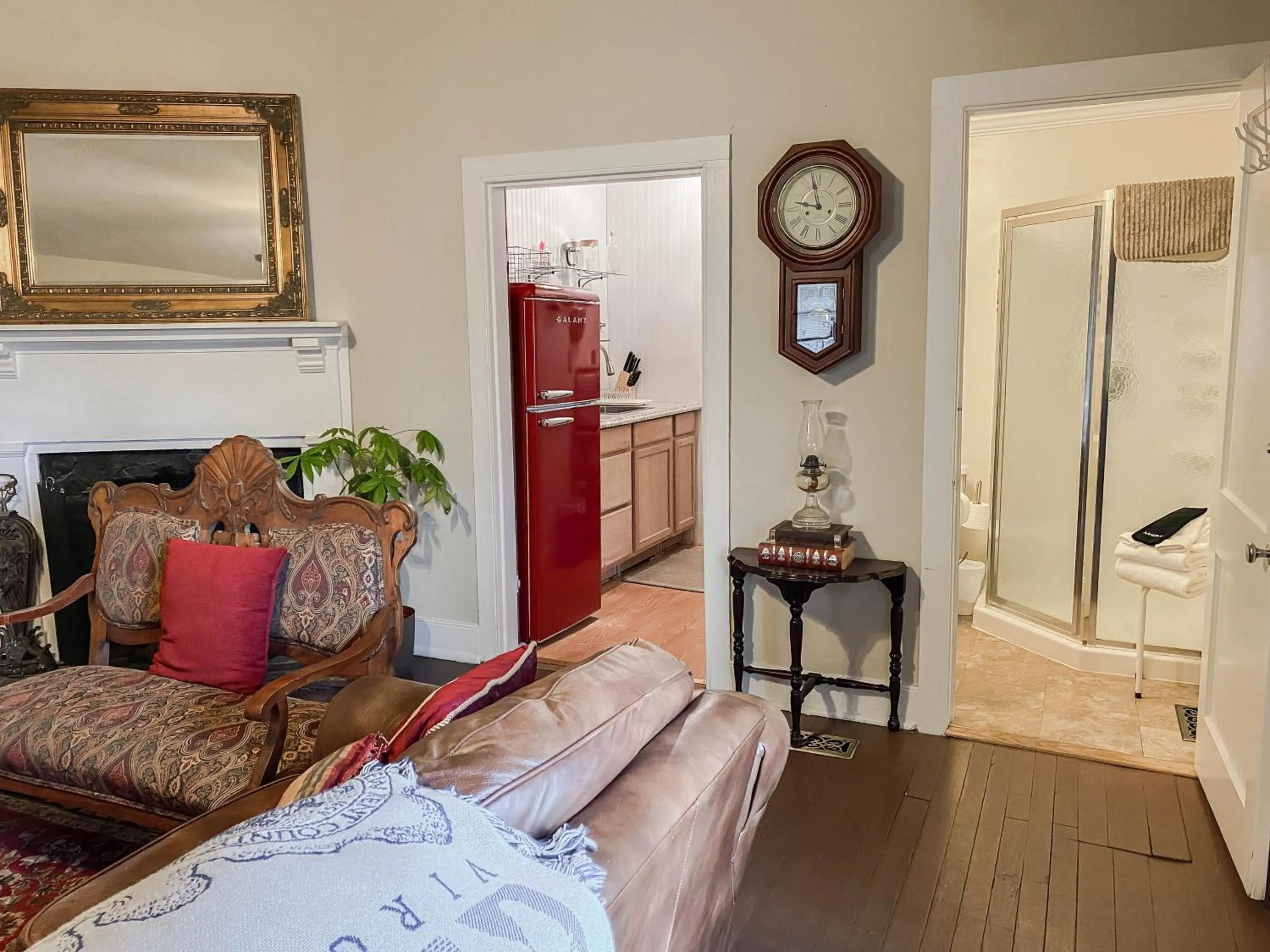 Bathroom, Bed in Vaiden Inn