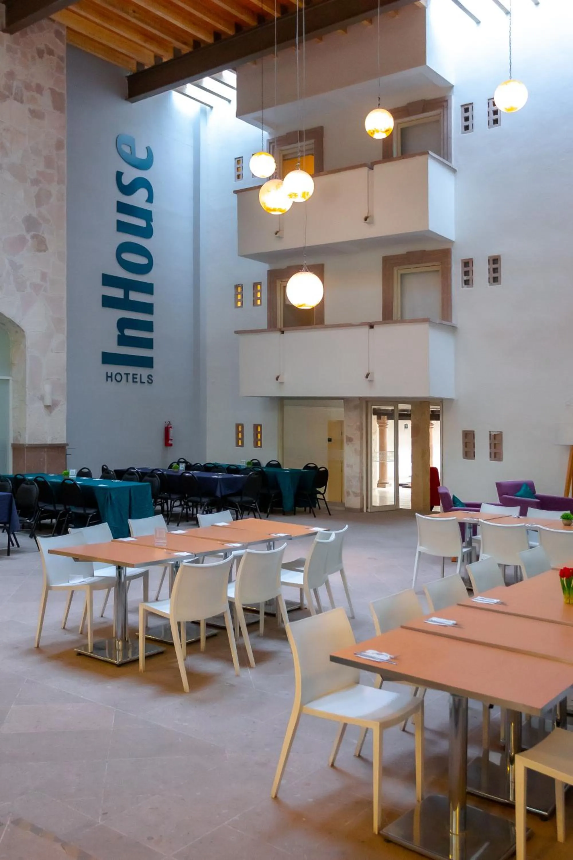 Restaurant/places to eat in InHouse Hotel León
