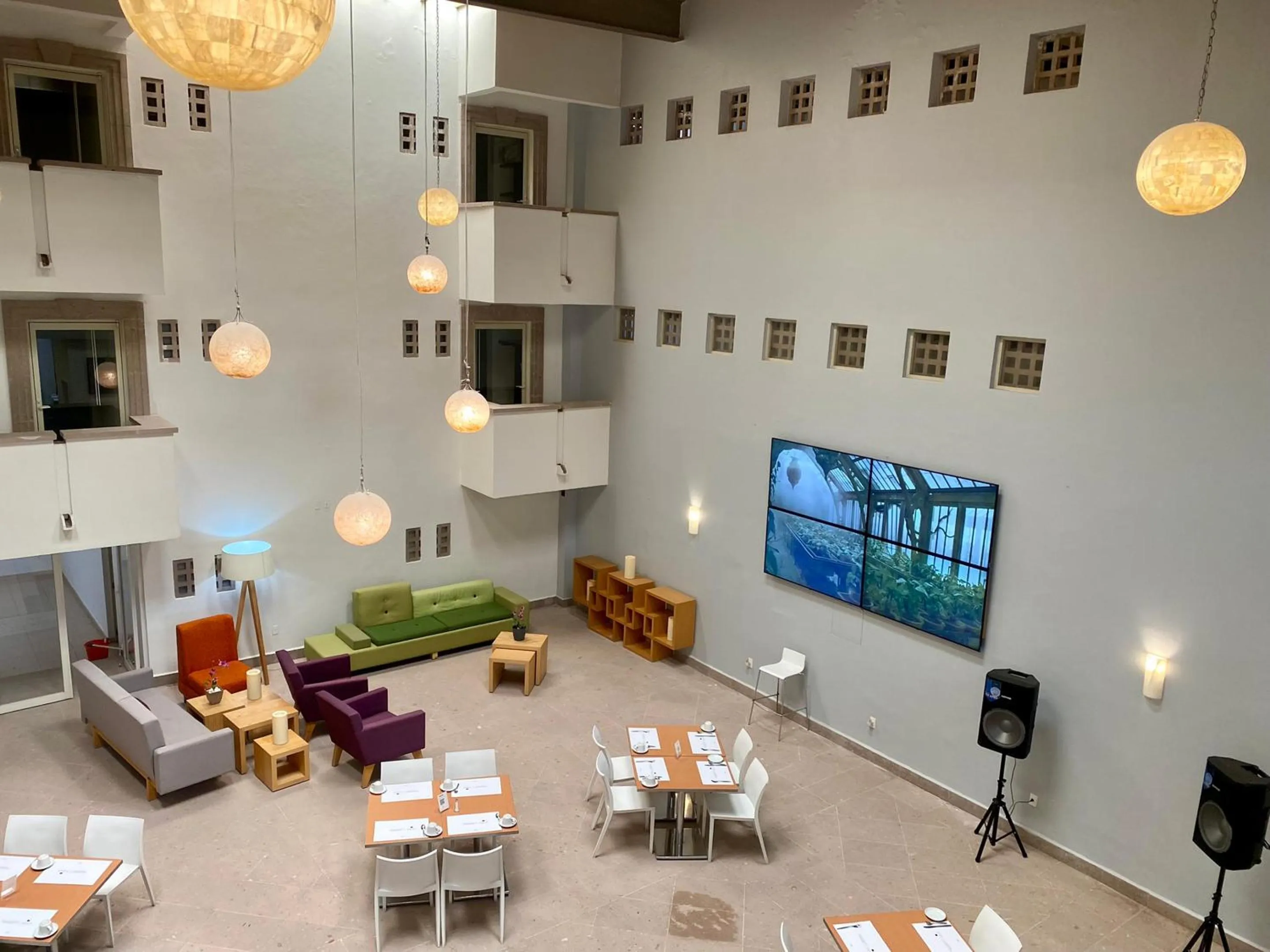 Restaurant/places to eat in InHouse Hotel León