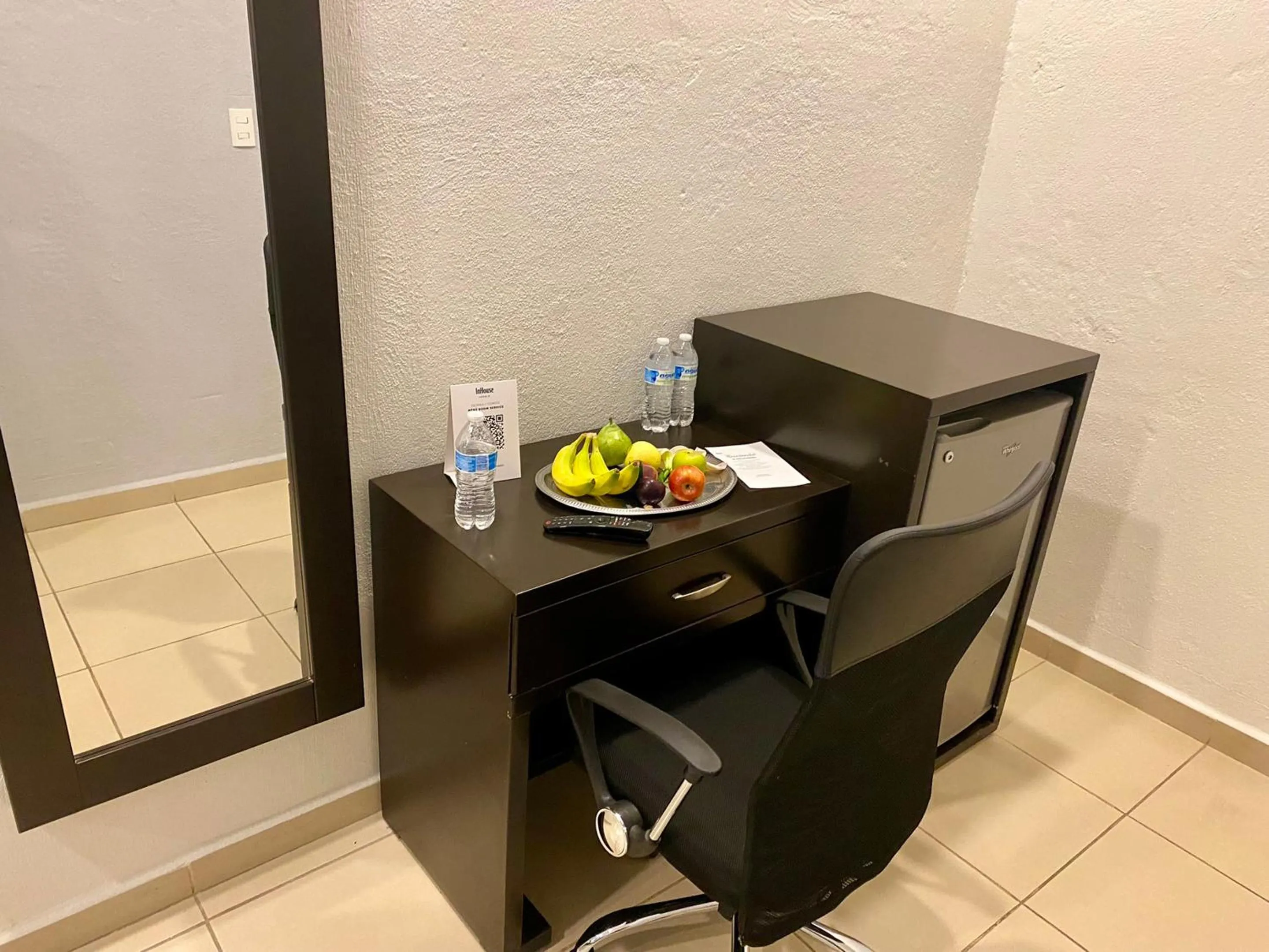 Dining area in InHouse Hotel León