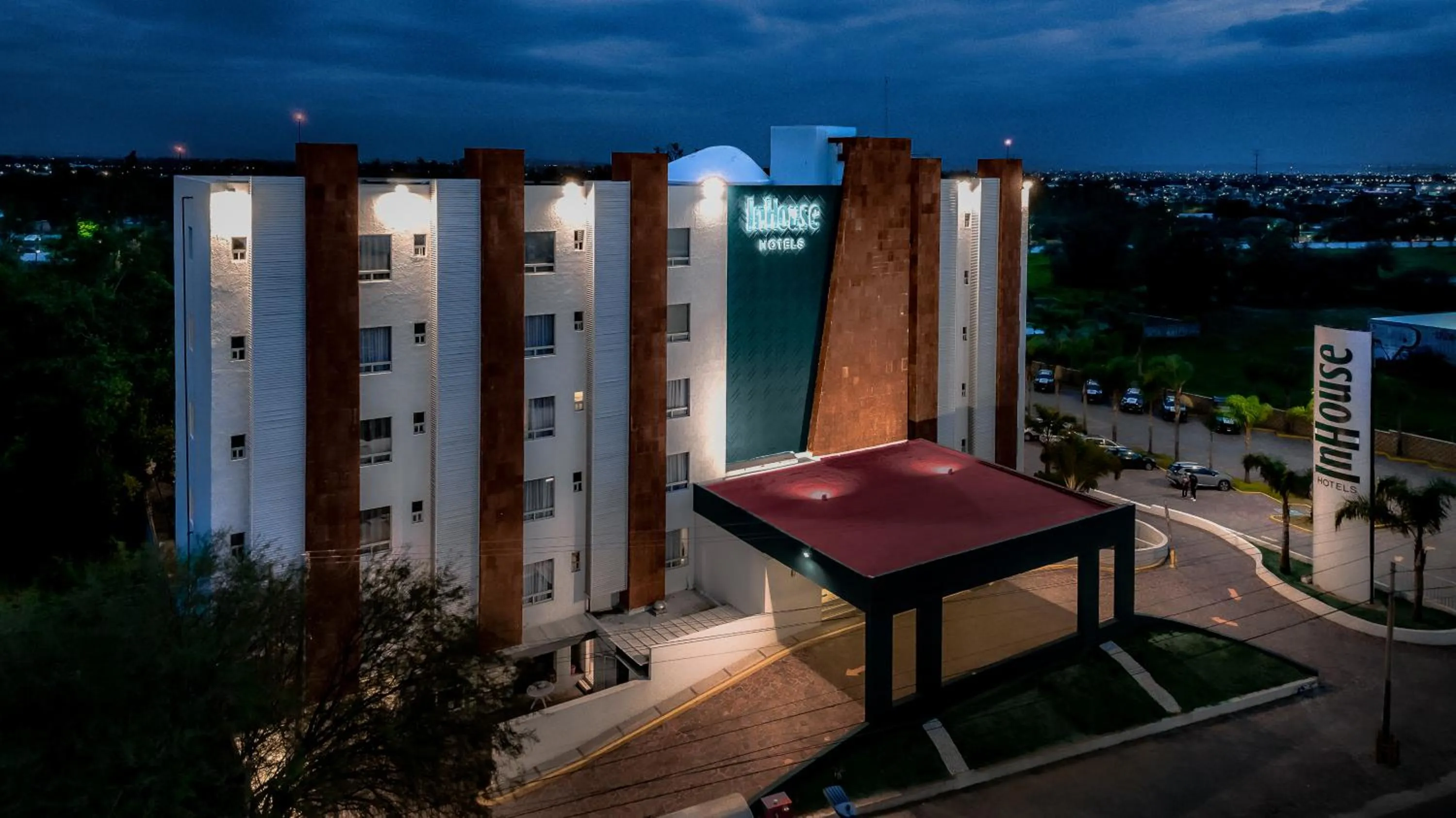 Facade/entrance in InHouse Hotel León
