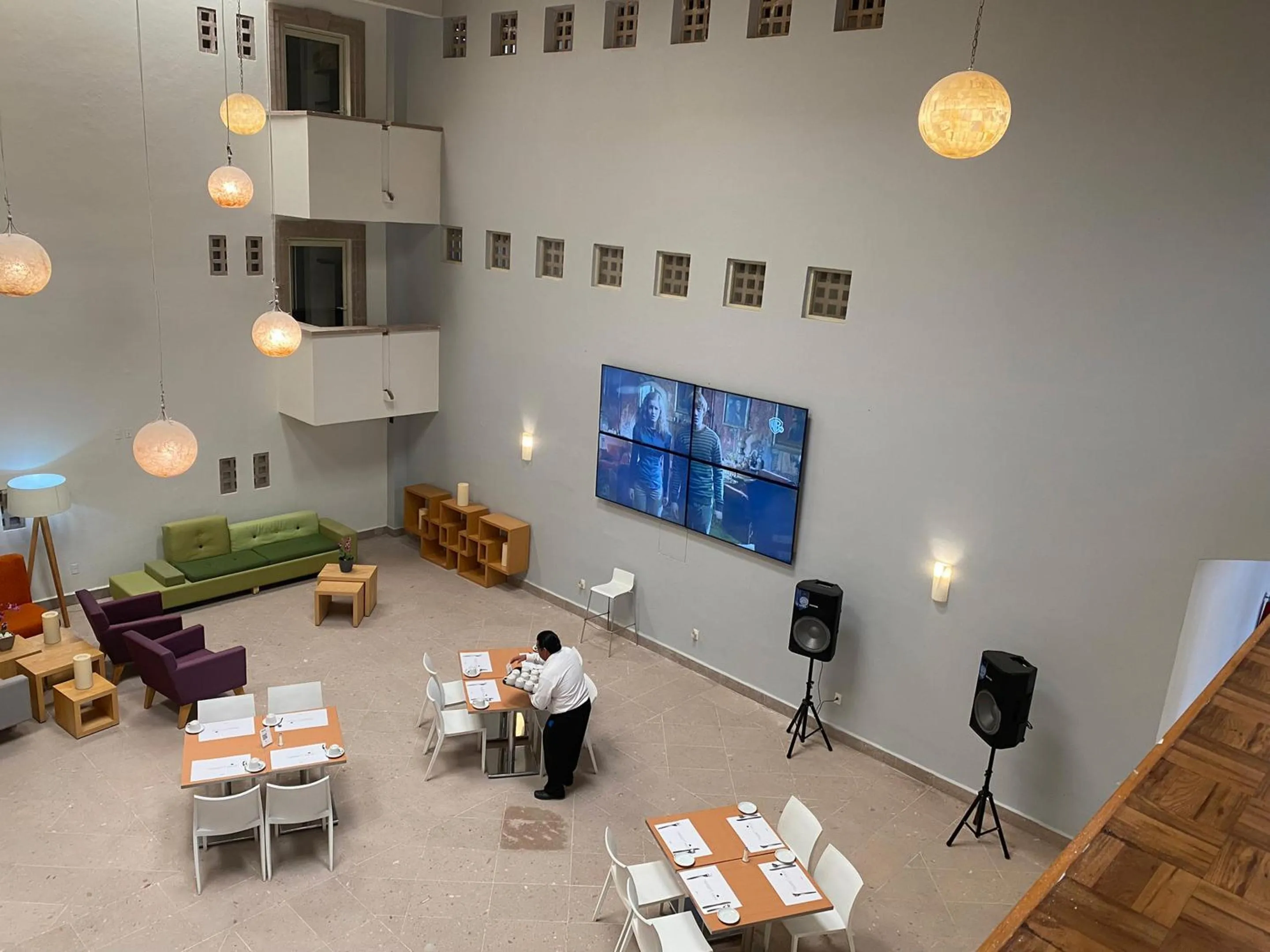 Restaurant/places to eat in InHouse Hotel León