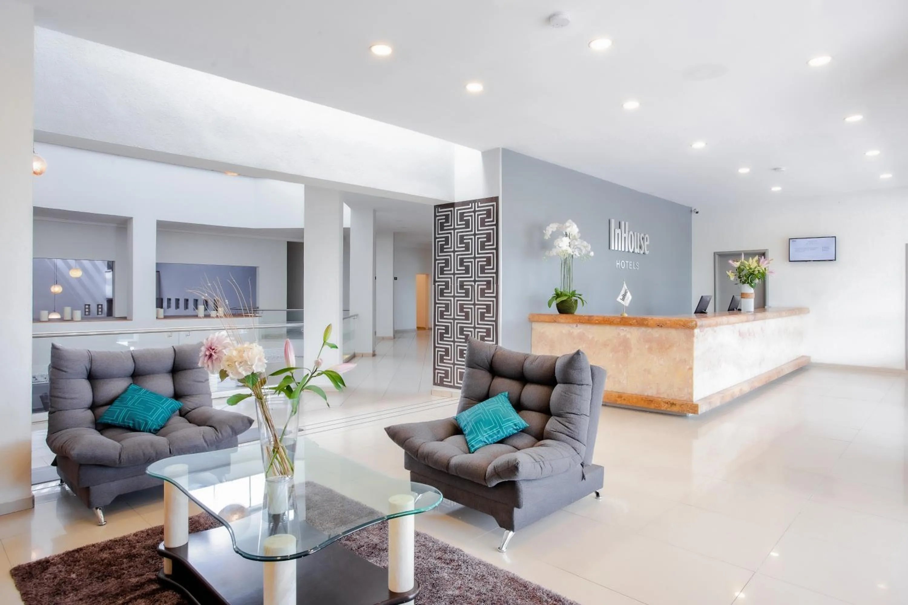 Lobby or reception in InHouse Hotel León