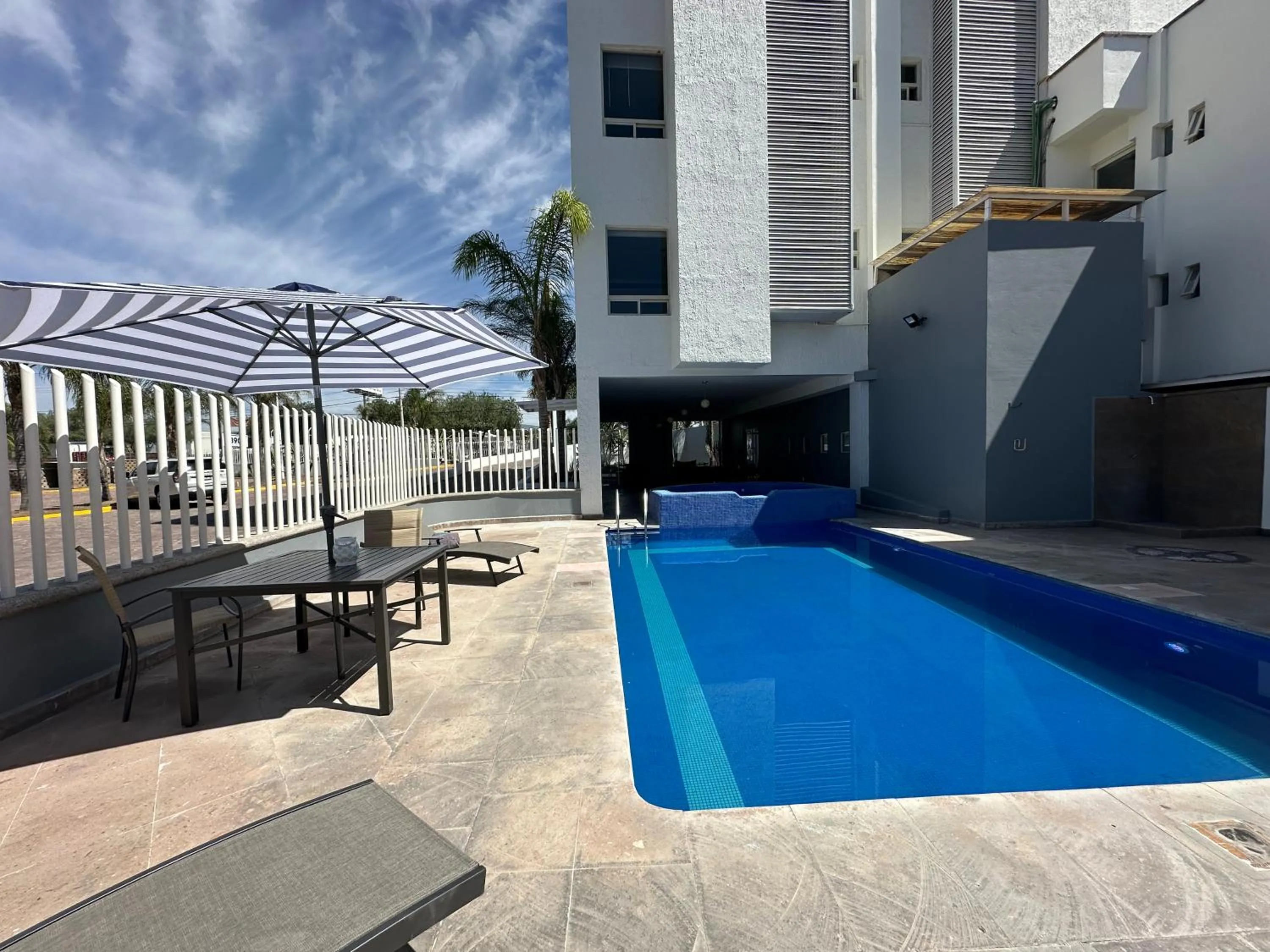 Swimming pool in InHouse Hotel León