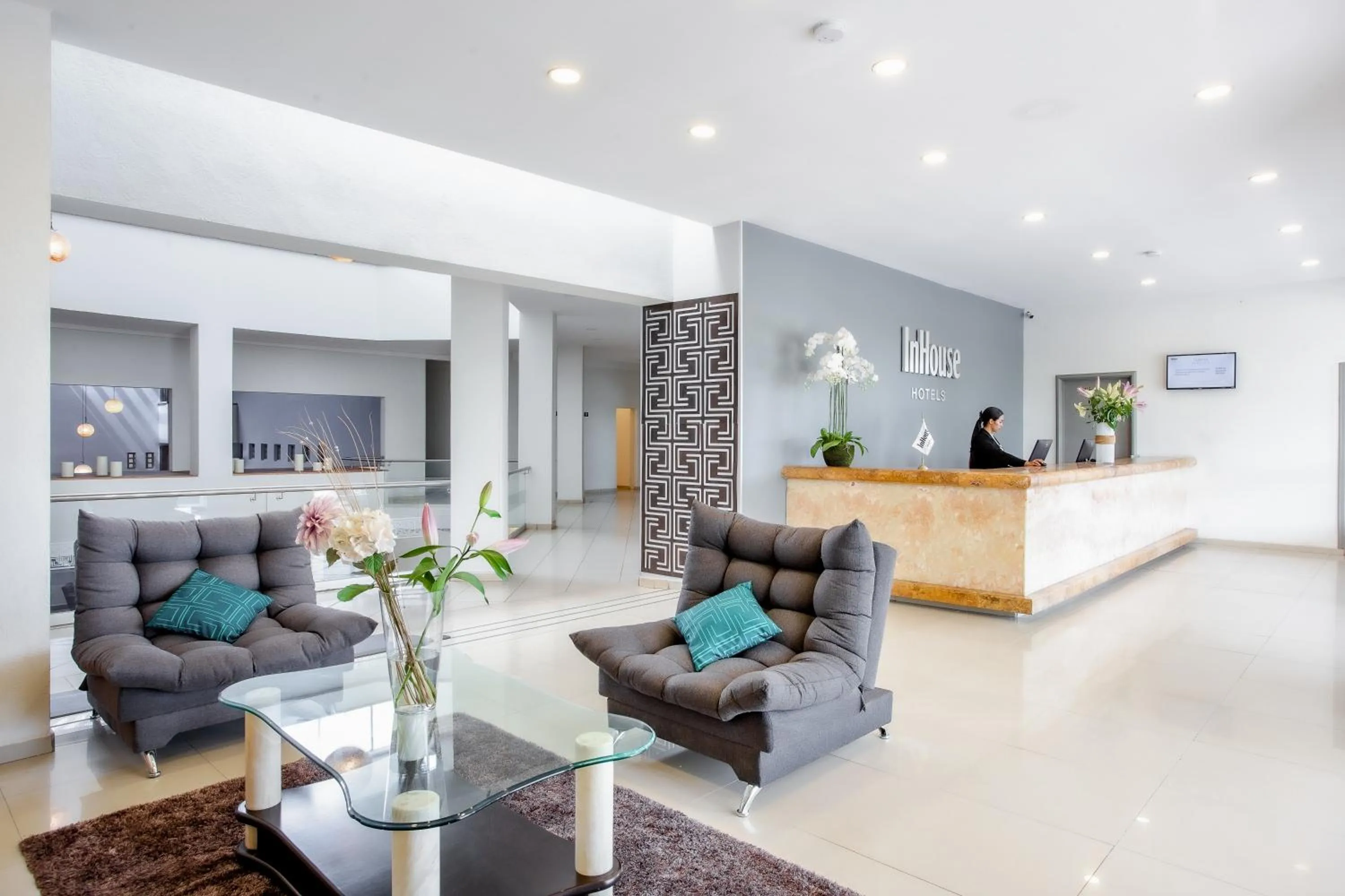 Lobby or reception in InHouse Hotel León