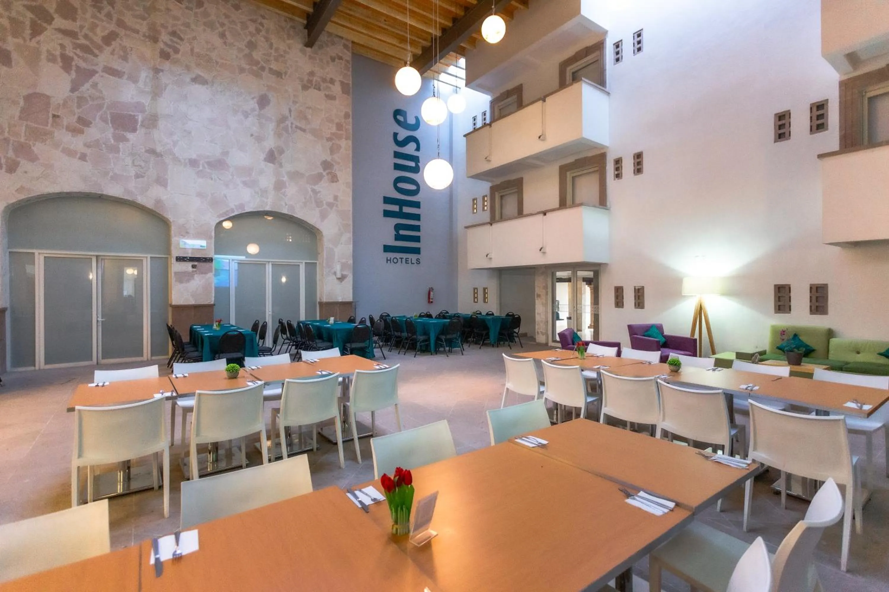 Restaurant/places to eat in InHouse Hotel León