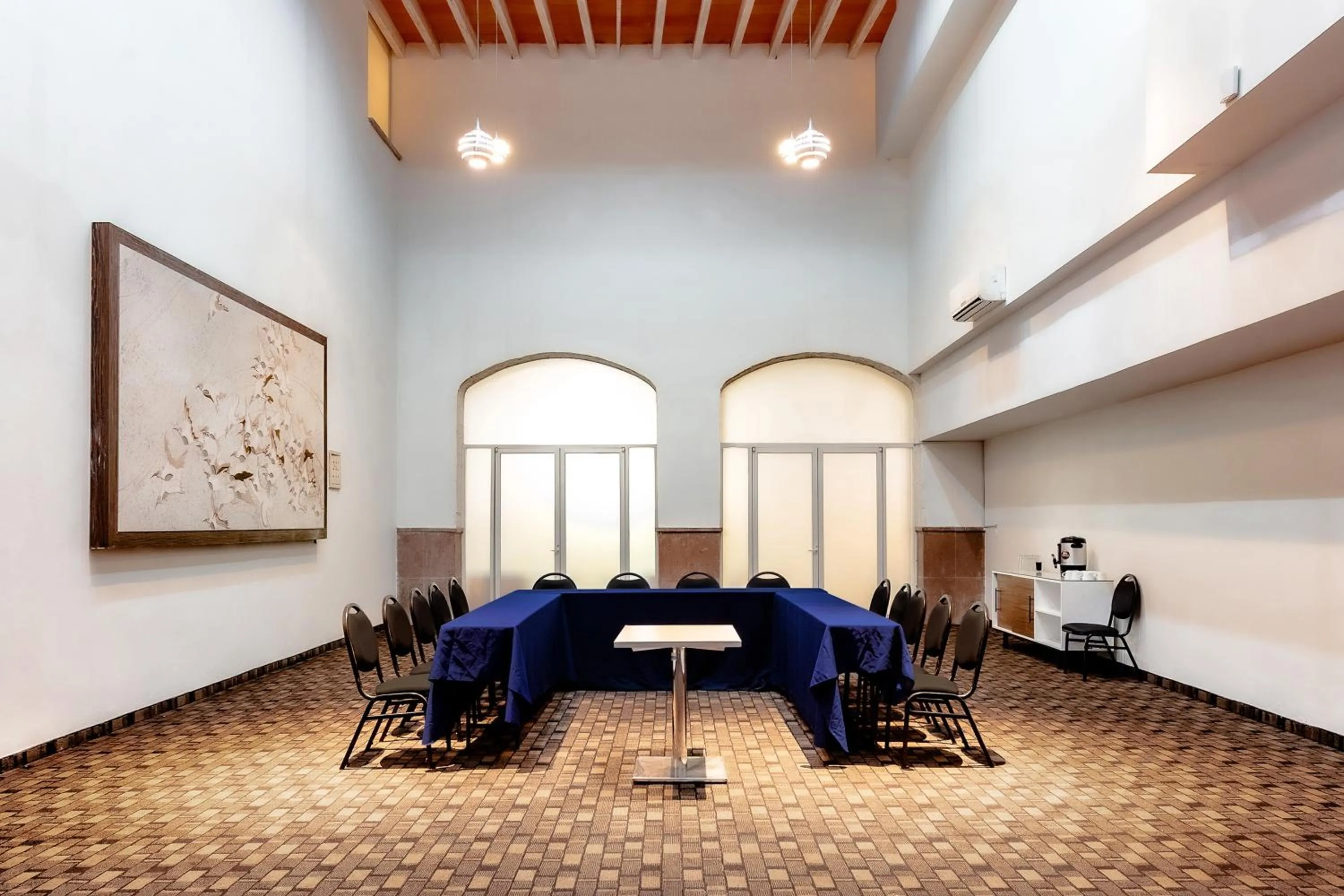 Meeting/conference room in InHouse Hotel León