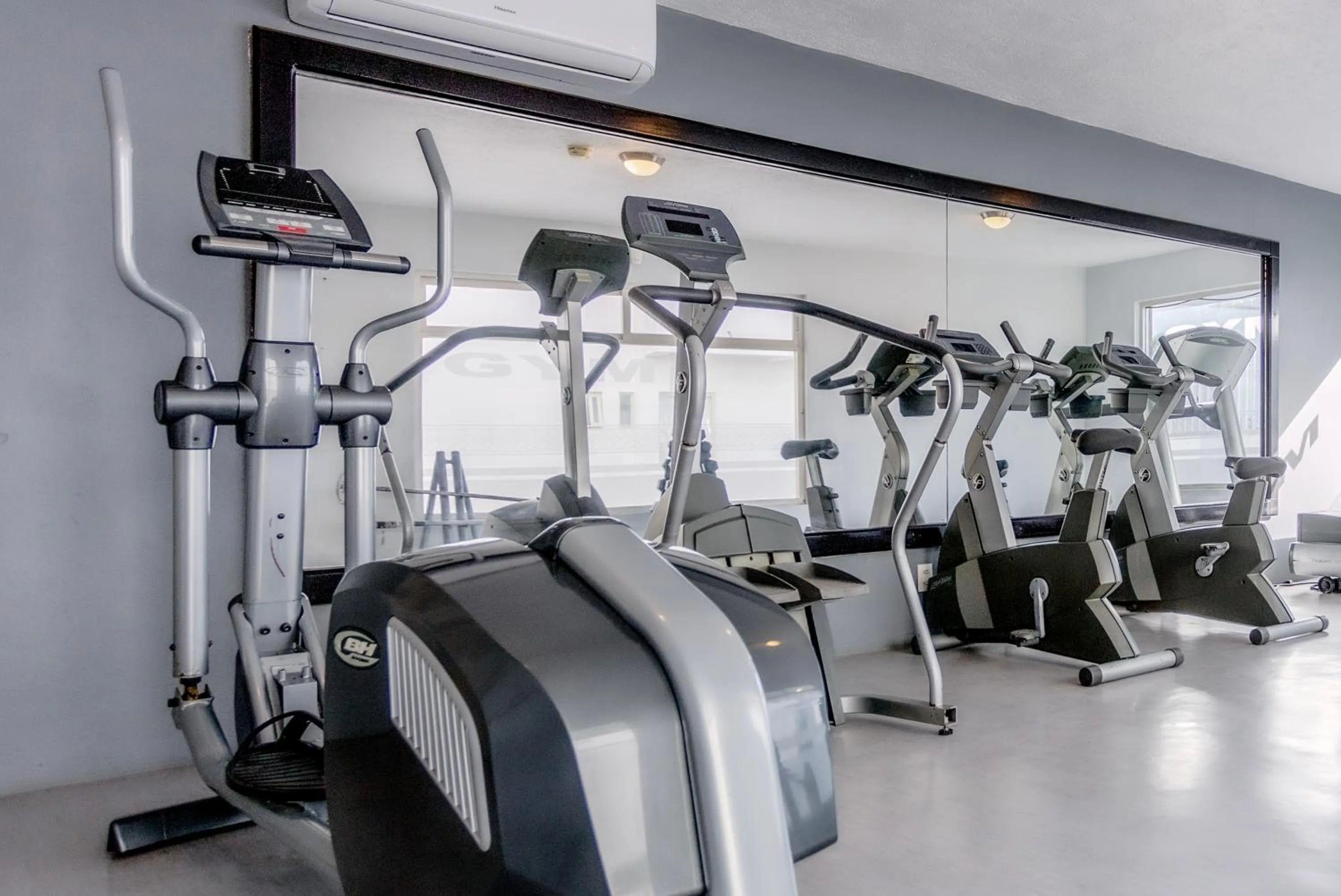 Fitness centre/facilities in InHouse Hotel León