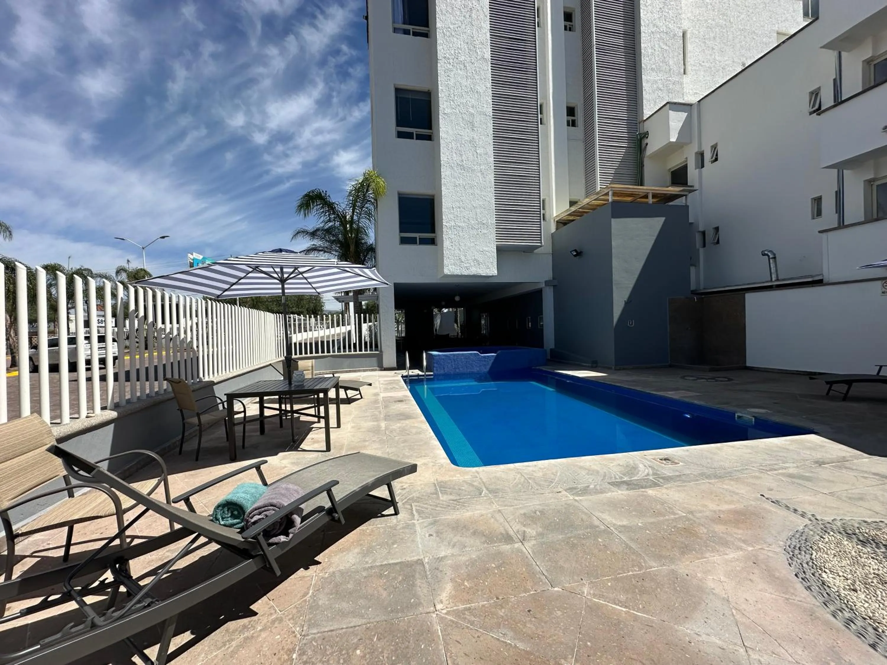 Swimming pool in InHouse Hotel León