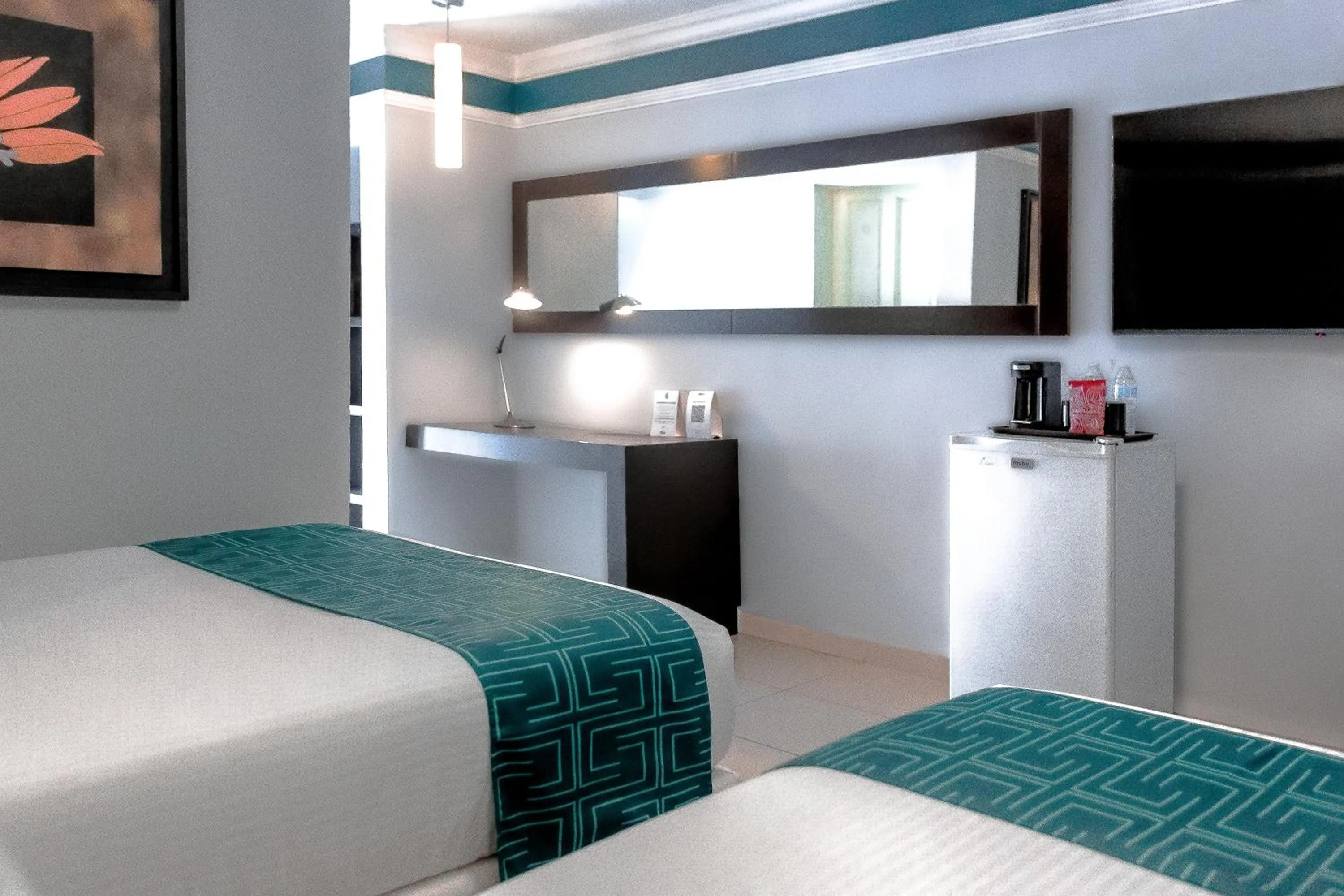 TV and multimedia, Bed in InHouse Hotel León