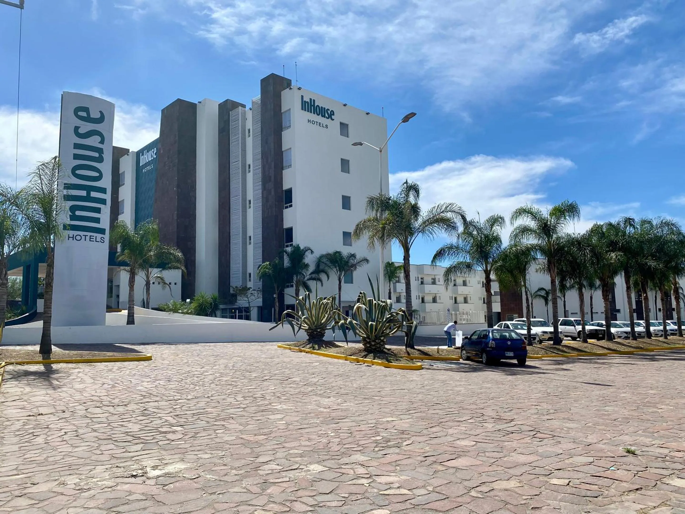 Facade/entrance in InHouse Hotel León