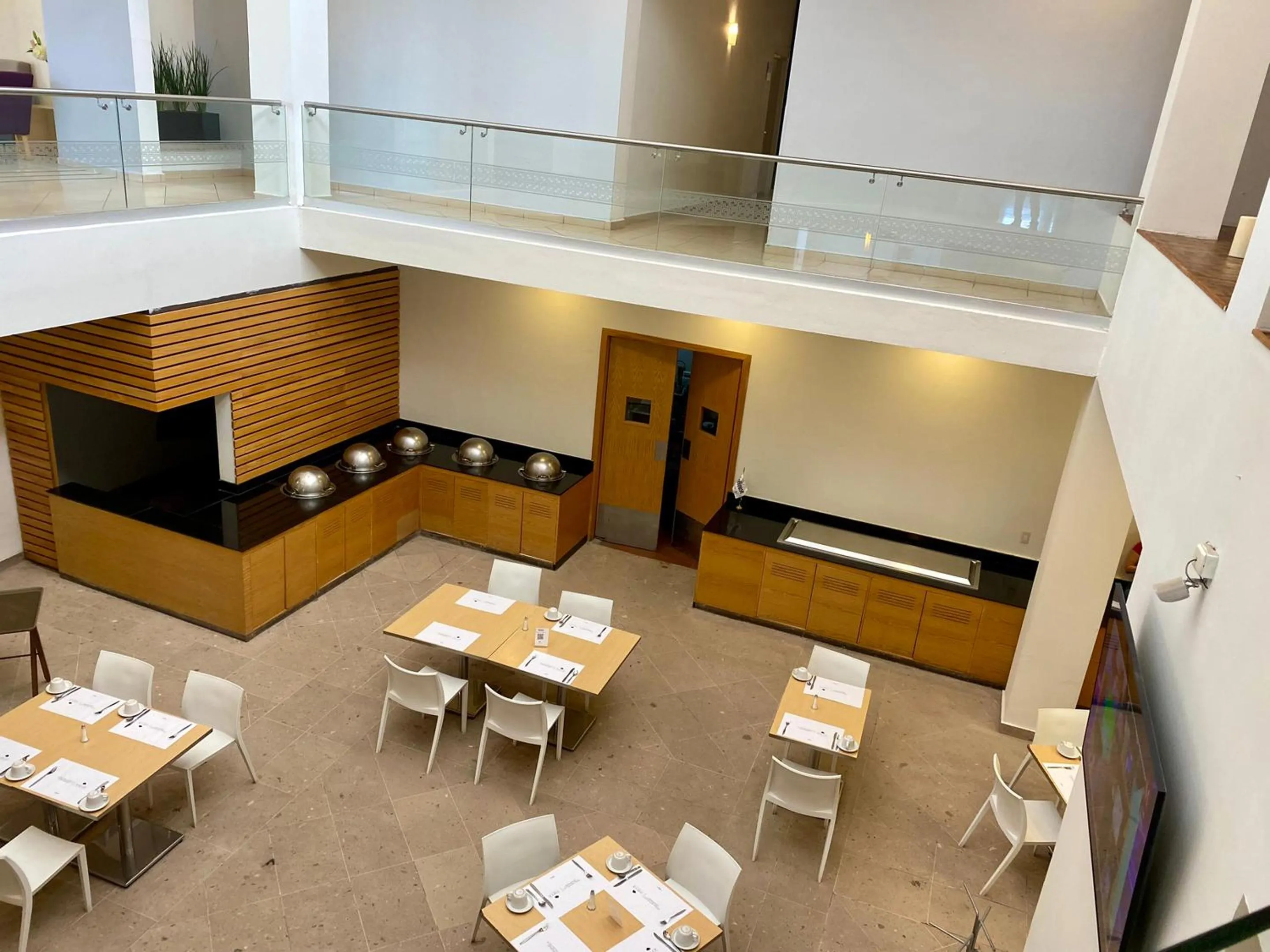 Restaurant/places to eat in InHouse Hotel León