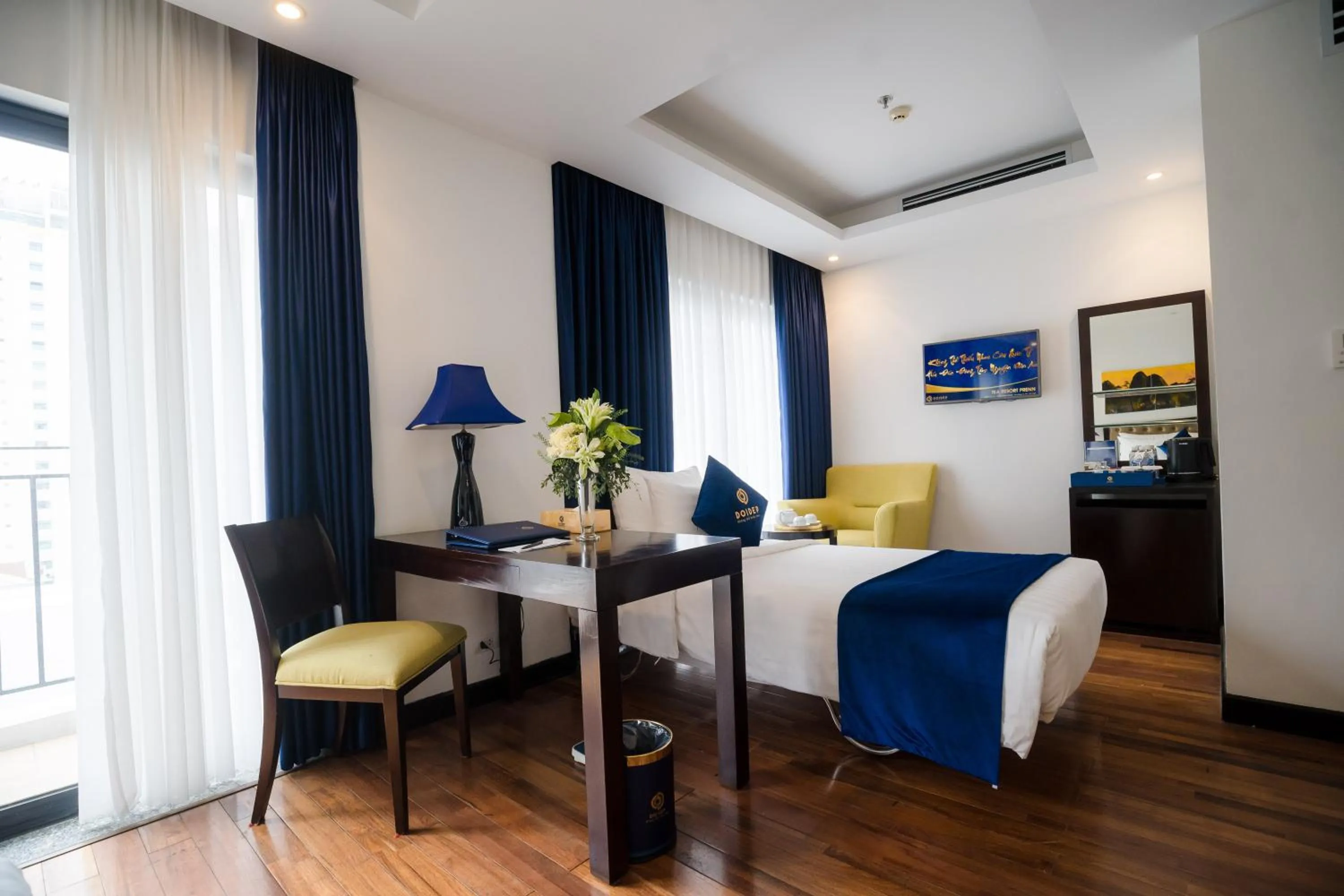 Bed in SANDALS ISLAND HOTEL