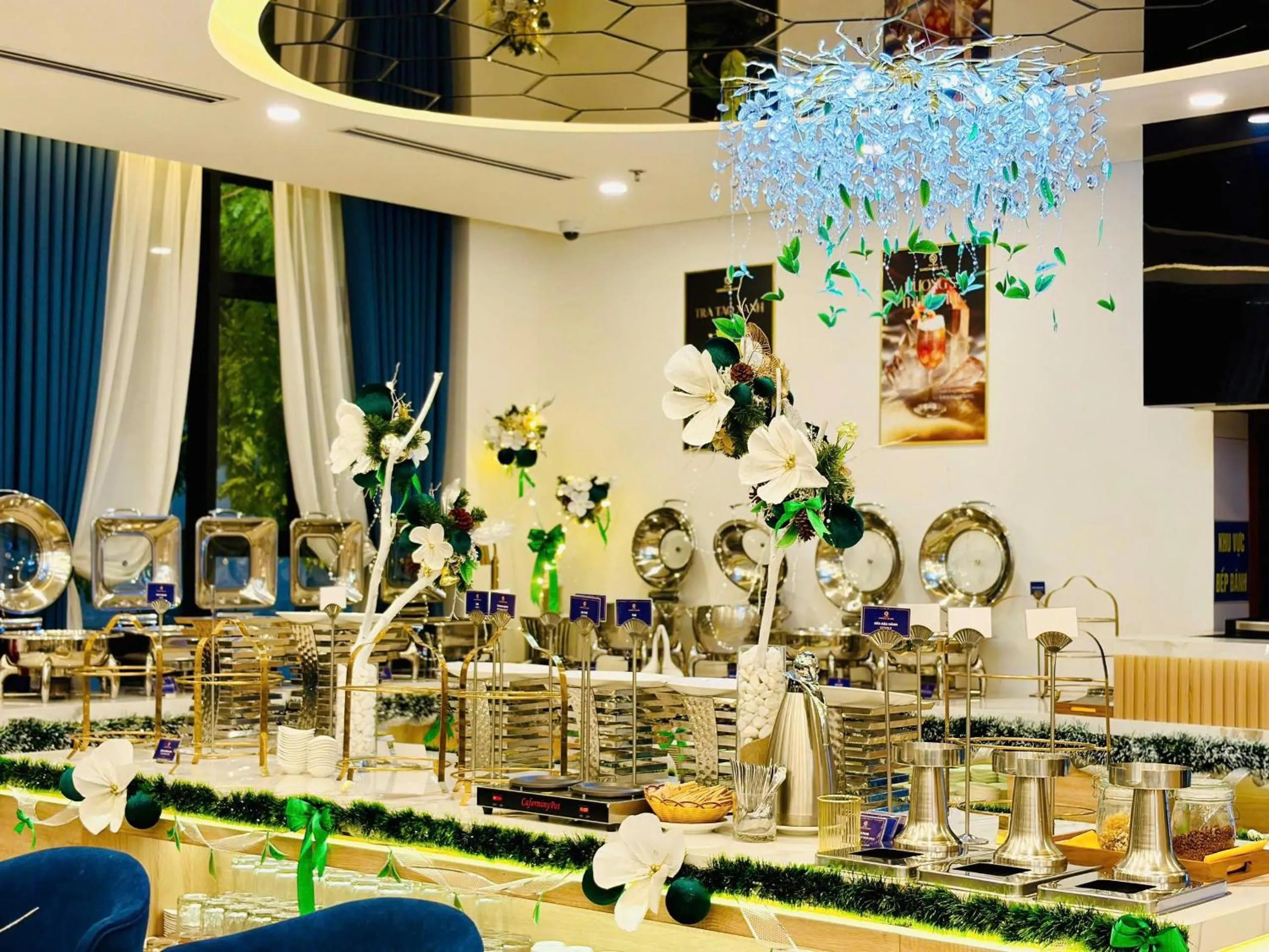 SANDALS ISLAND HOTEL