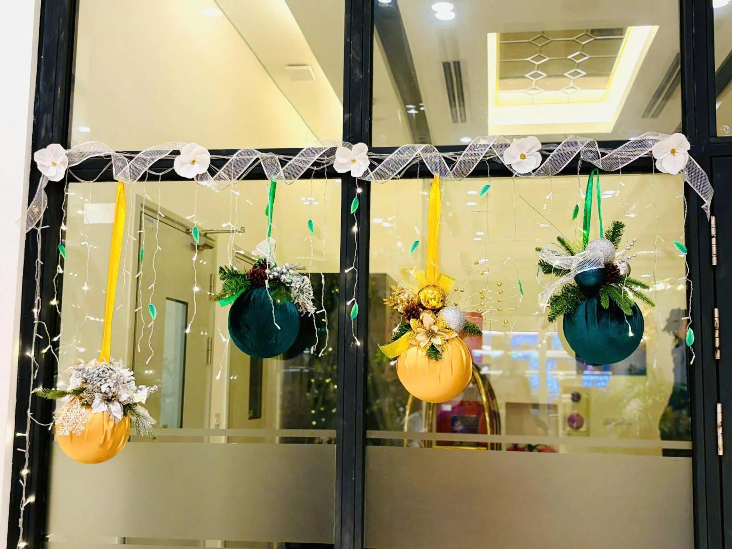 SANDALS ISLAND HOTEL