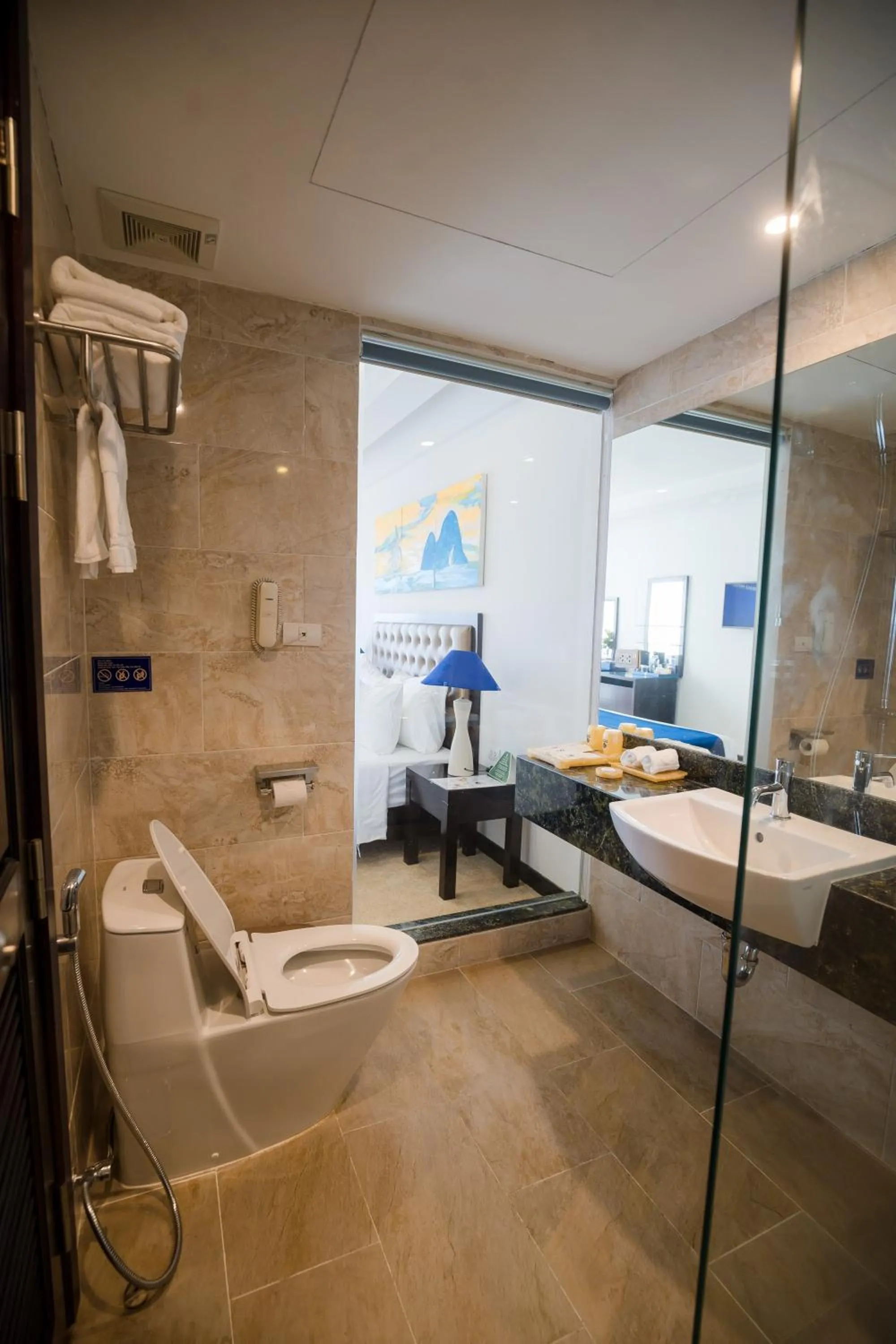 Shower in SANDALS ISLAND HOTEL