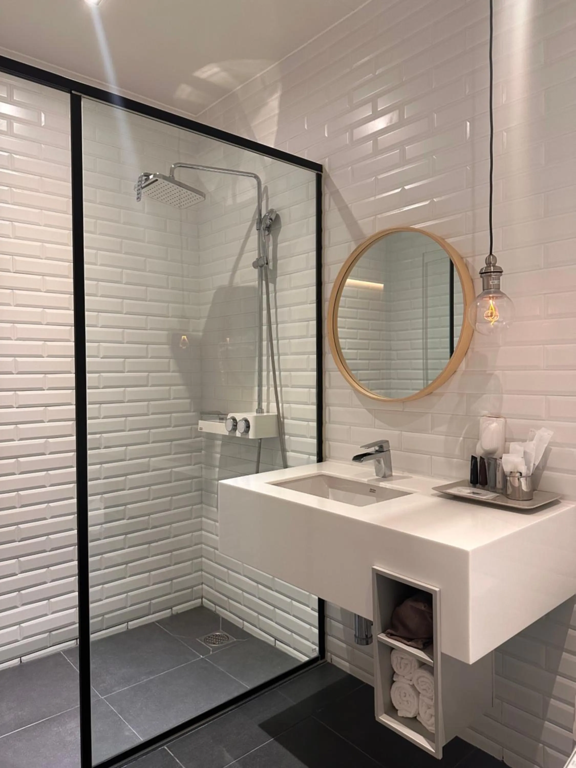 Bathroom in Gwangju Hotel the spot