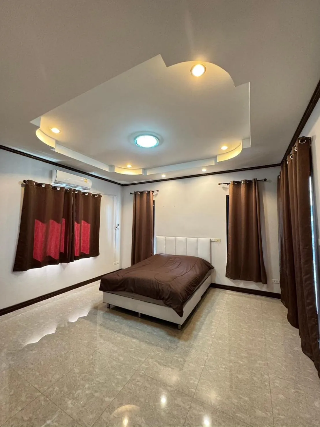 Photo of the whole room, Bed in LV Villa Cha-am